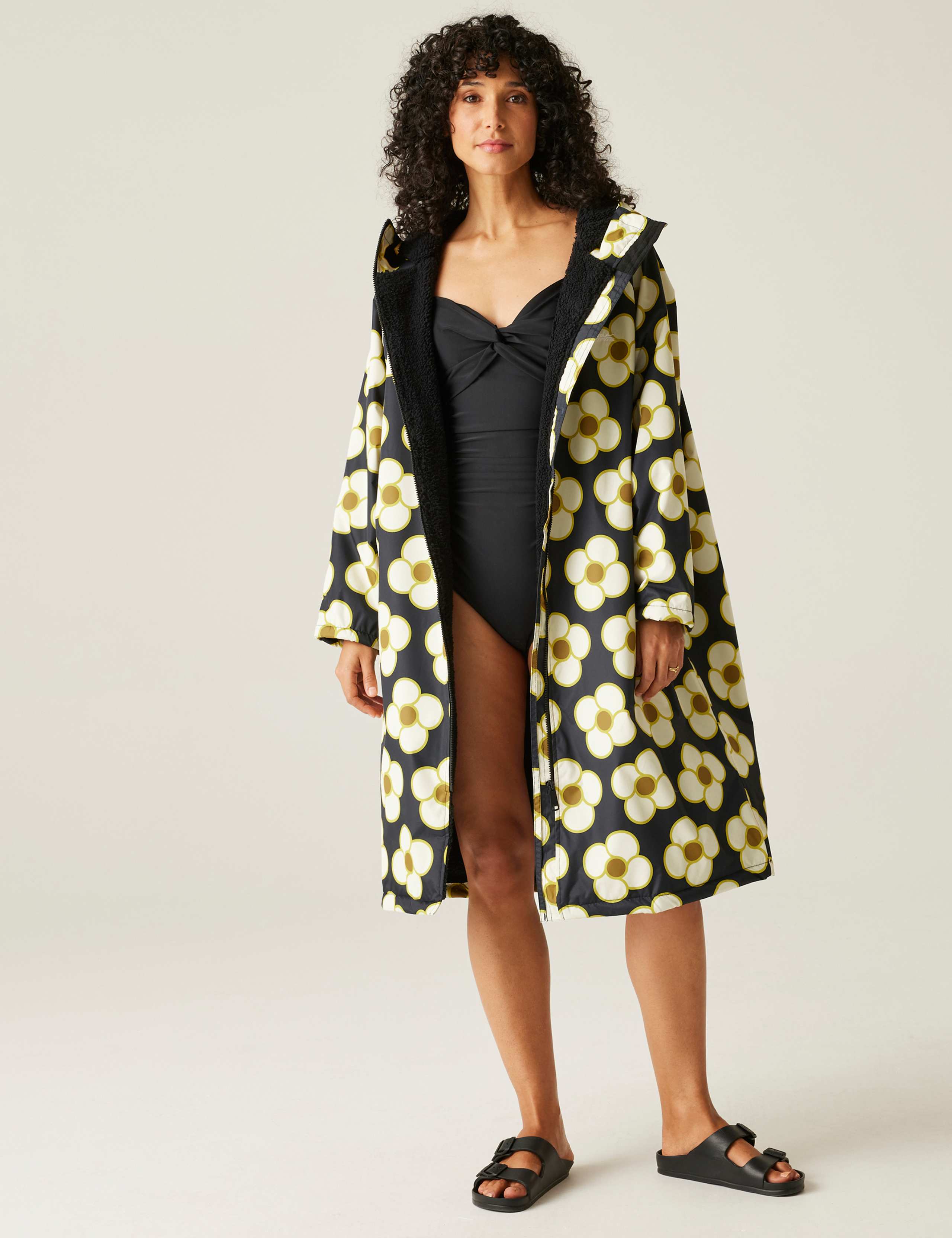 Orla Kiely Waterproof Changing Robe 3 of 10