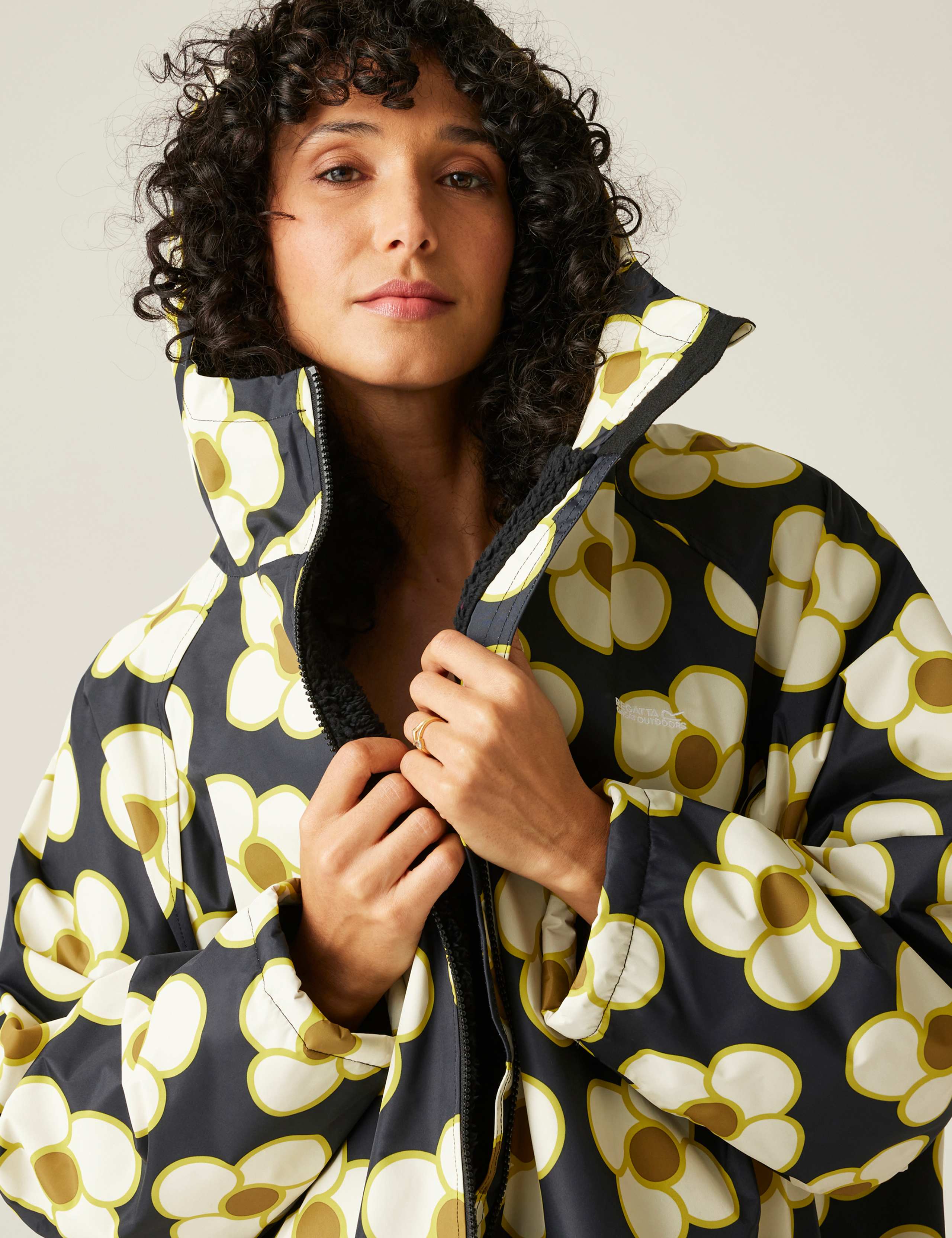 Orla Kiely Waterproof Changing Robe 7 of 10