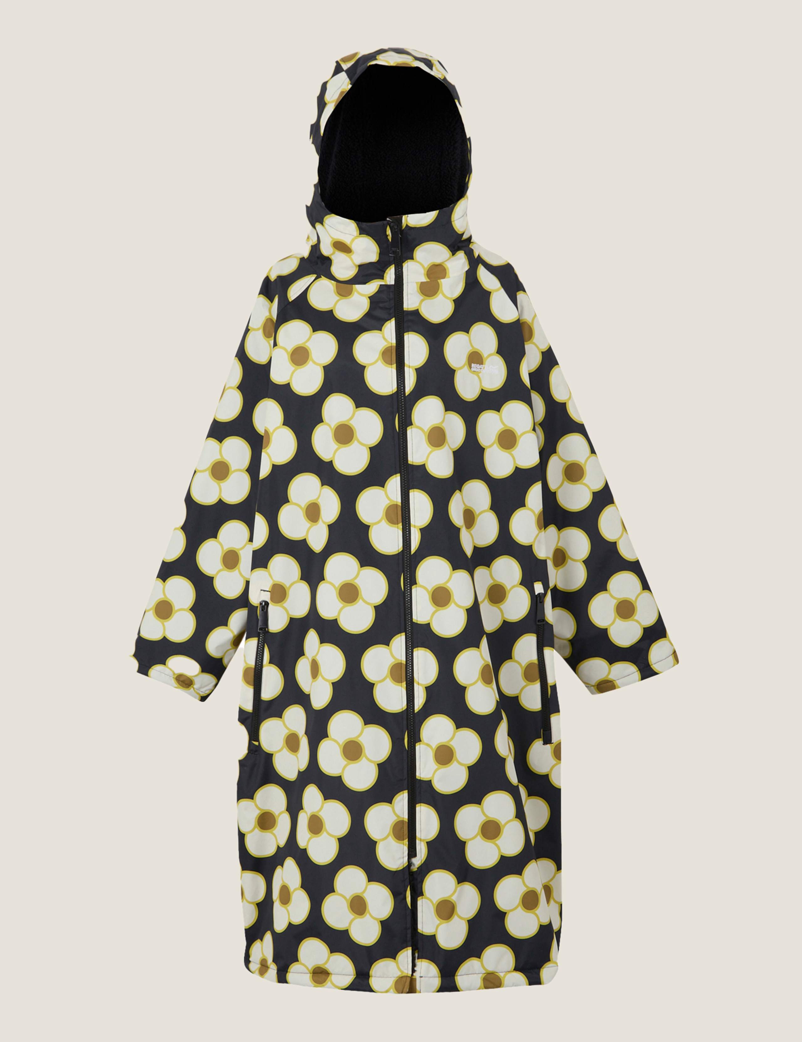 Orla Kiely Waterproof Changing Robe 2 of 10