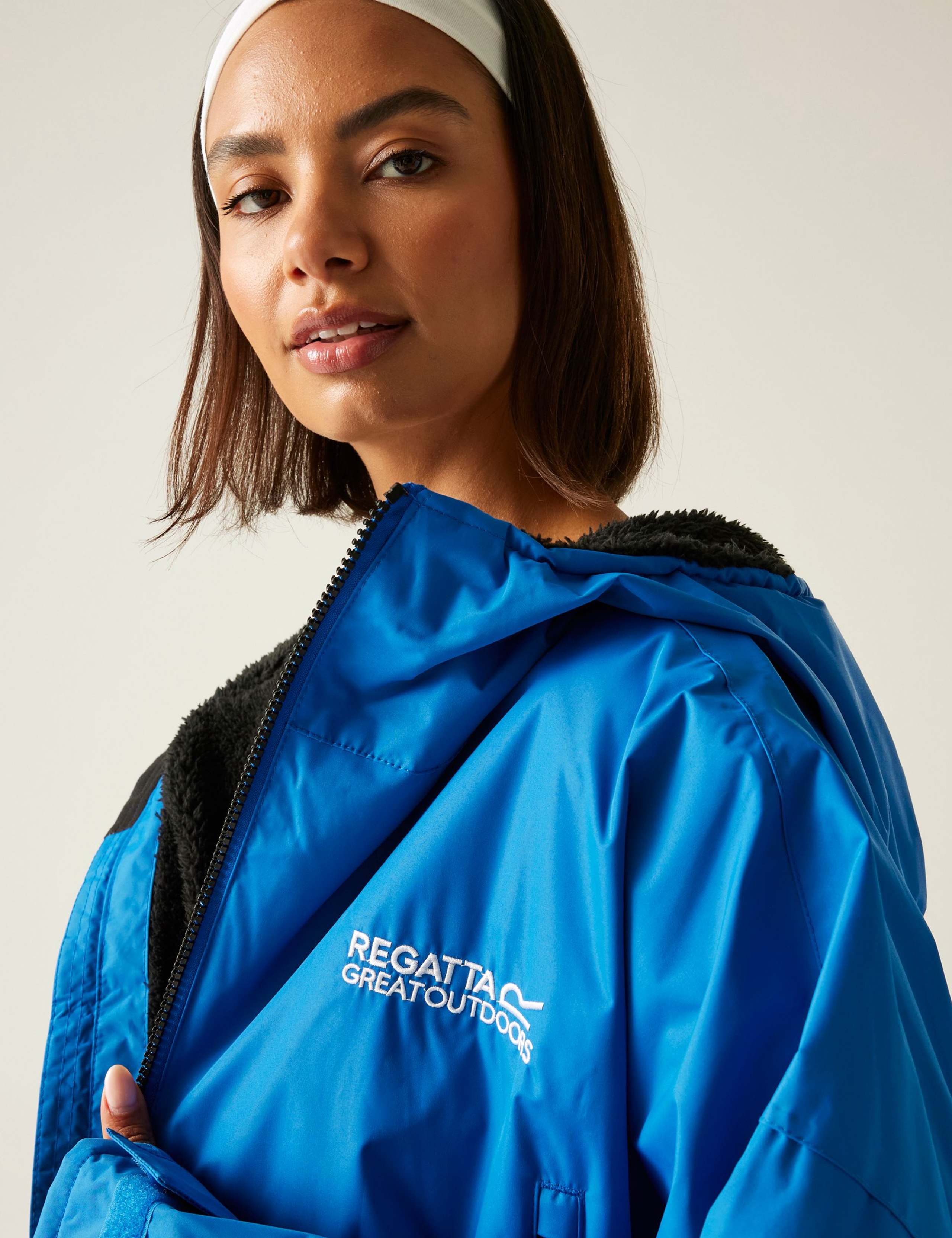 Waterproof Changing Robe 4 of 9