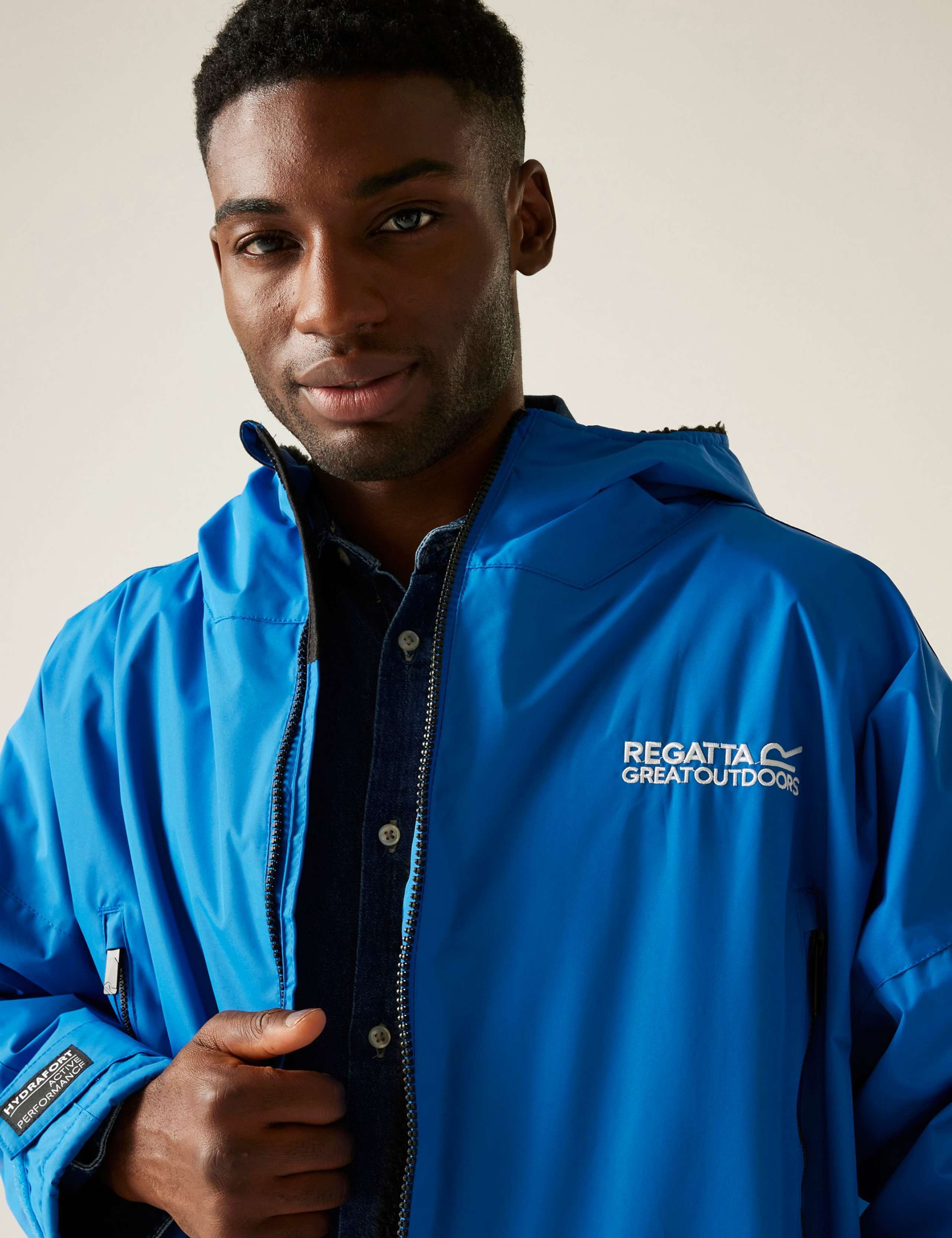 Waterproof Changing Robe 5 of 9