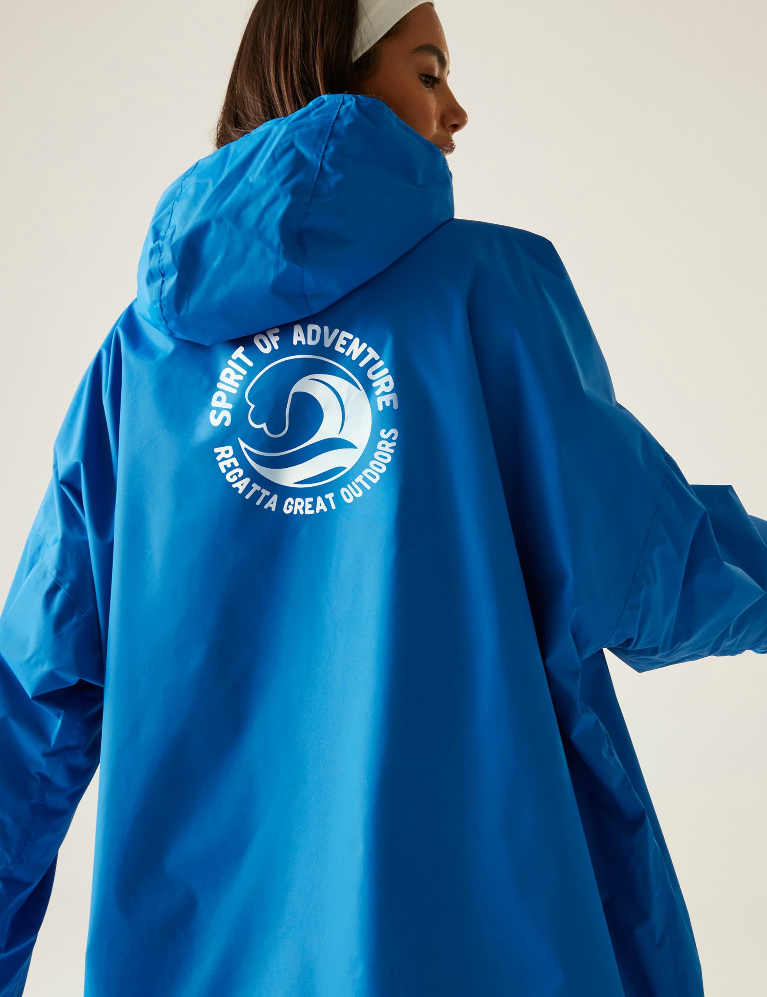 Waterproof Changing Robe 7 of 9