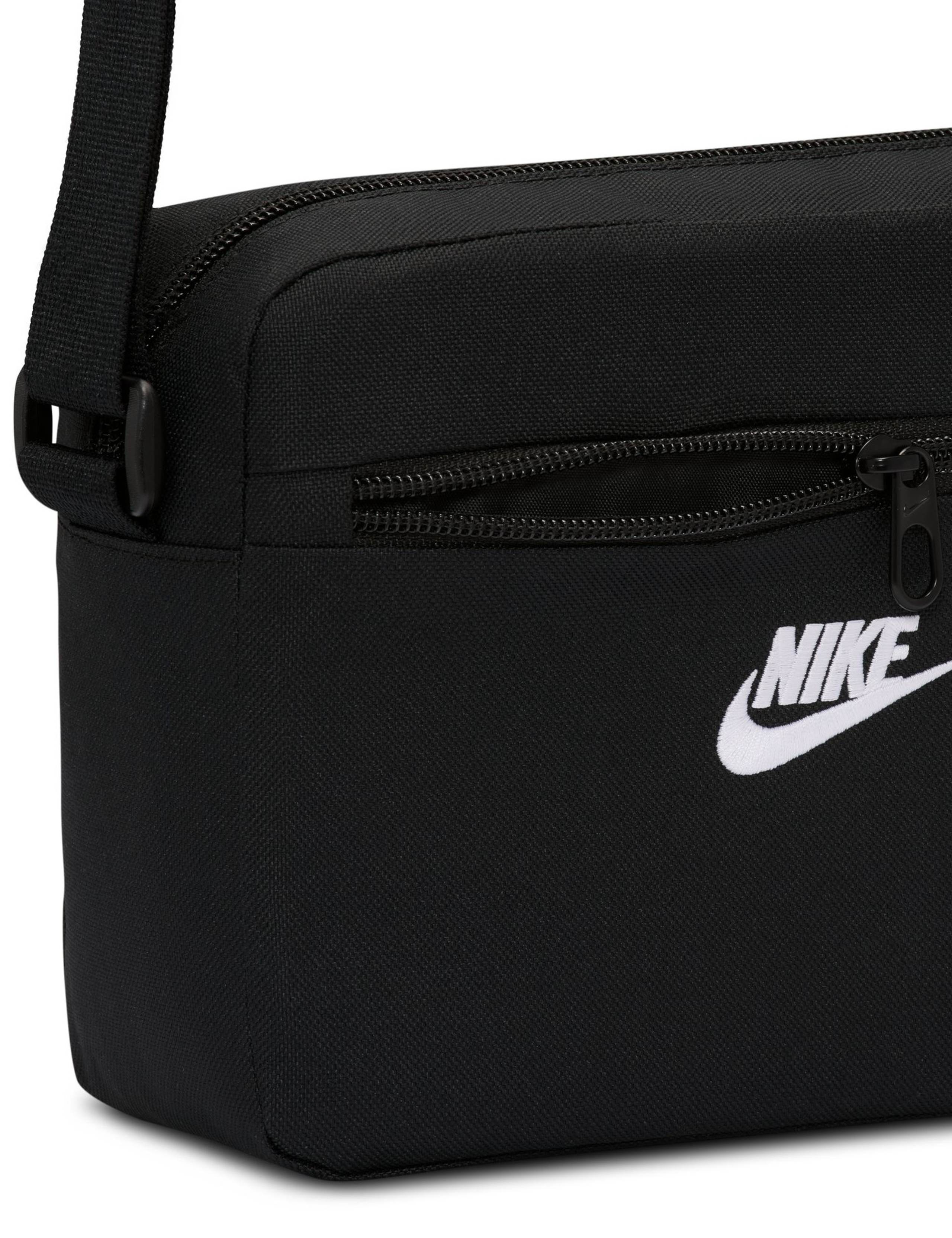 Heritage 2.0 Cross Body Bag 2 of 6