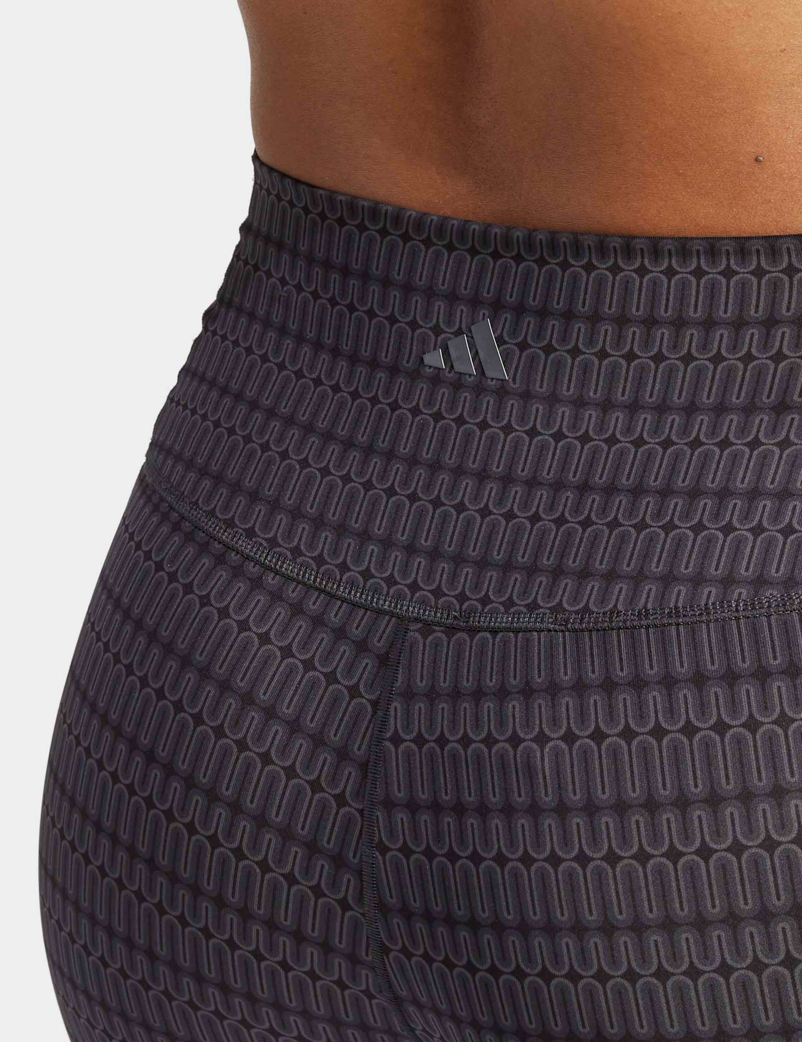 Yoga Studio Seasonal High Waisted Leggings 6 of 6