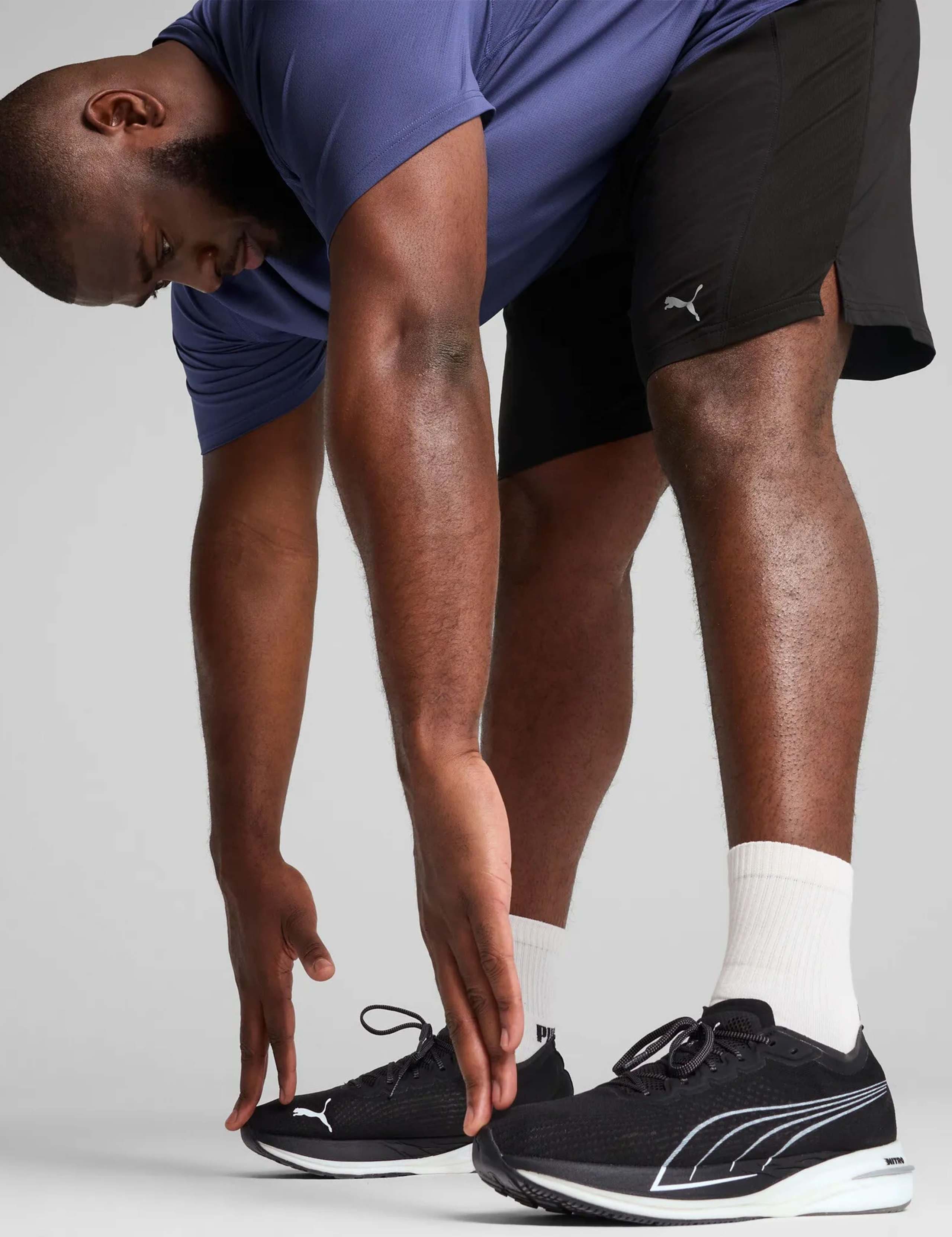 Run Velocity 7 Elasticated Waist Shorts 6 of 7