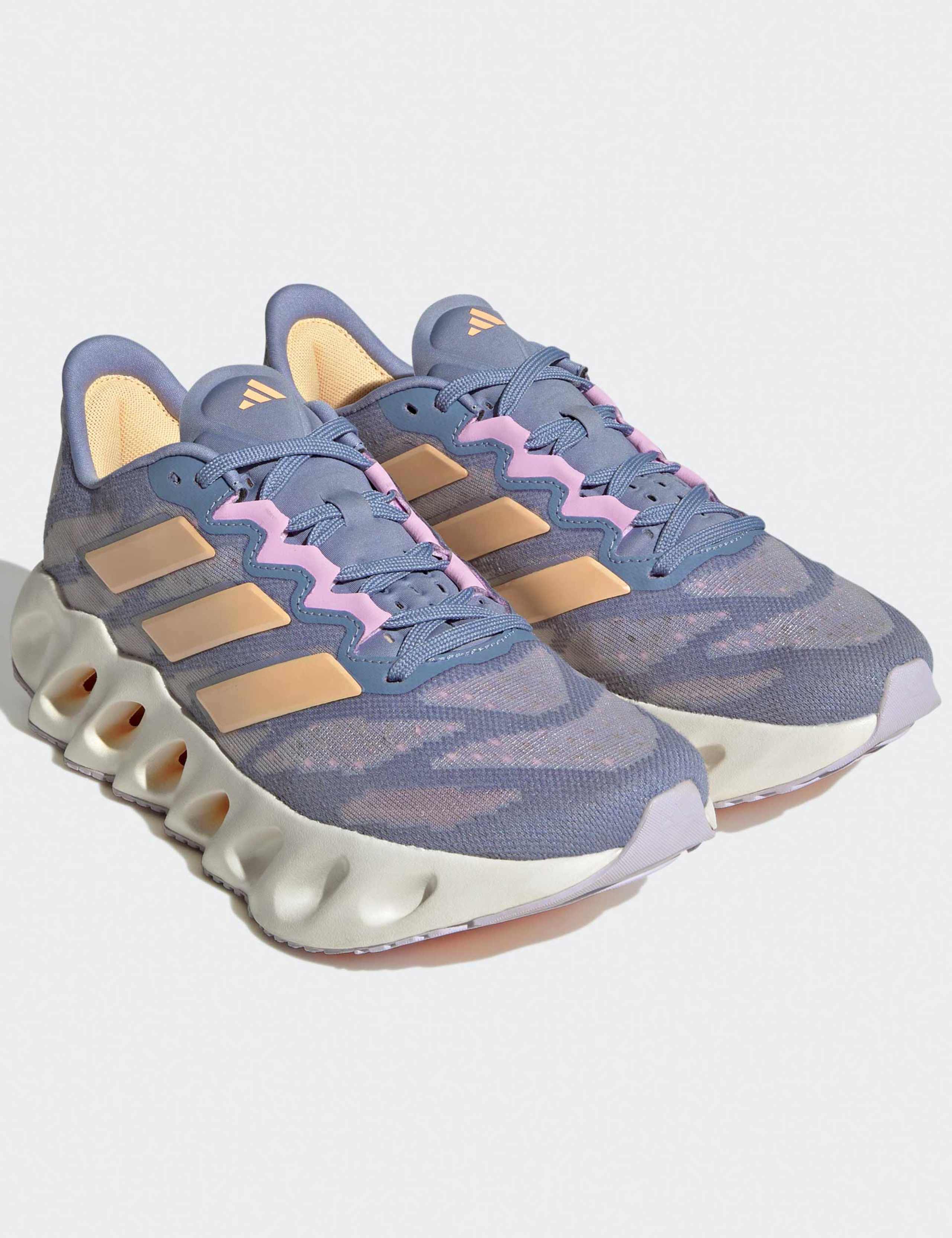 Switch Fwd Running Trainers 3 of 6