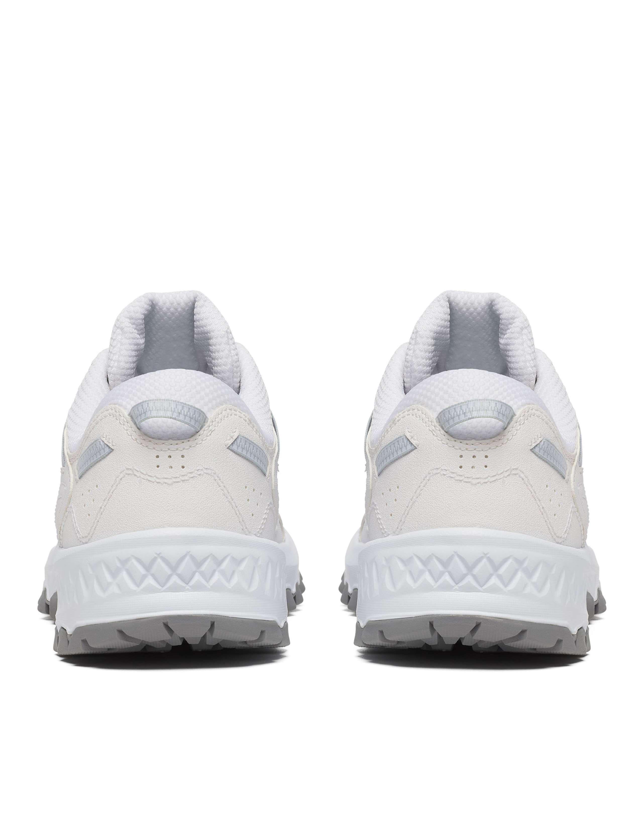 Grid Peak Trainers 4 of 5