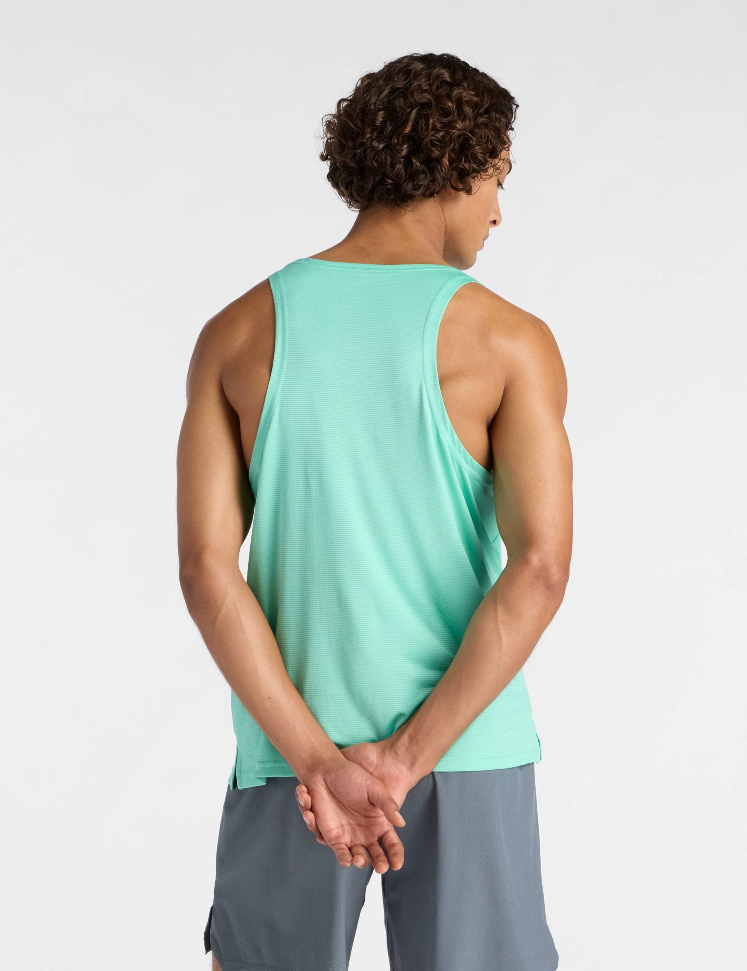 Essential Tank Top 2 of 6