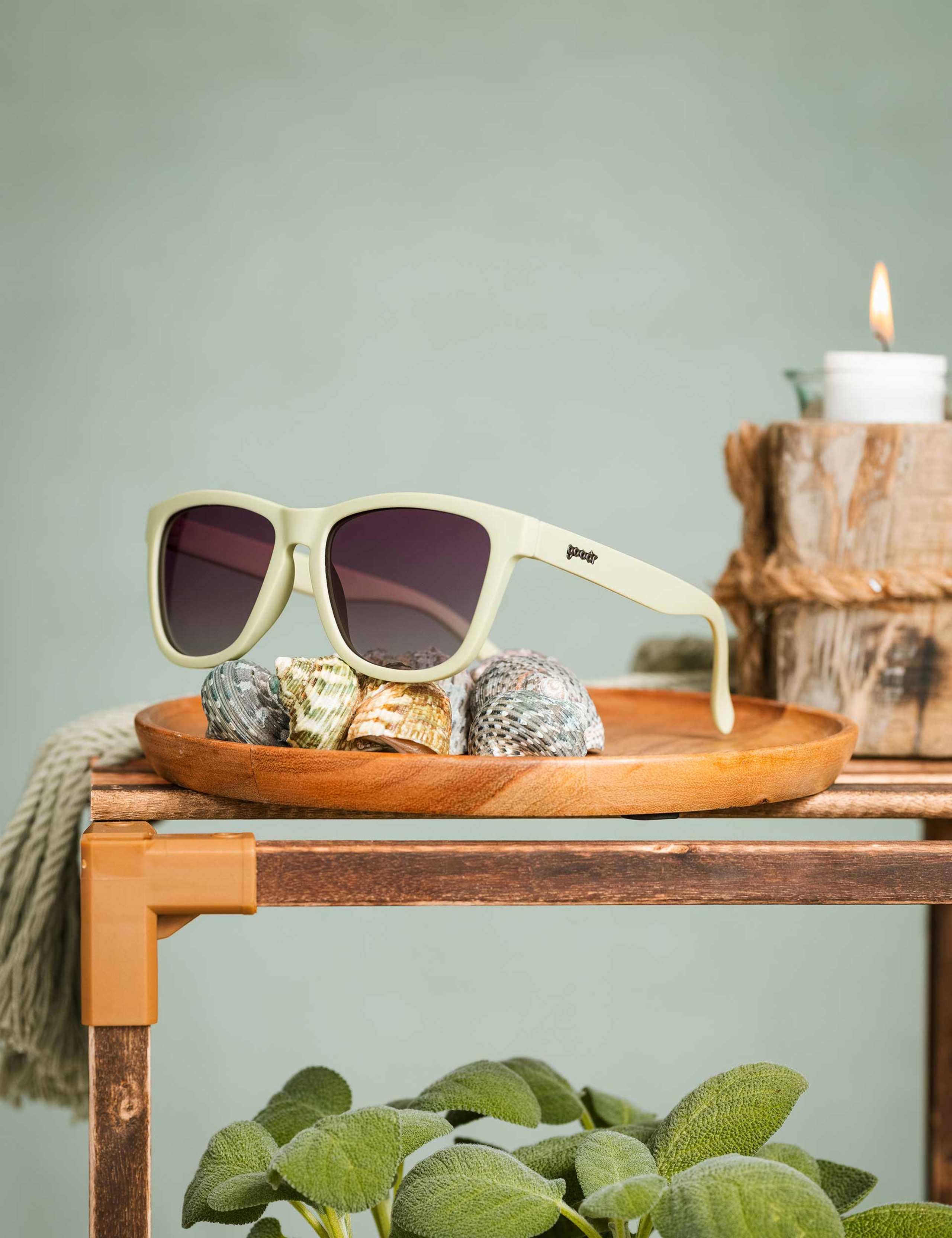 D-Frame Sunglasses 3 of 5
