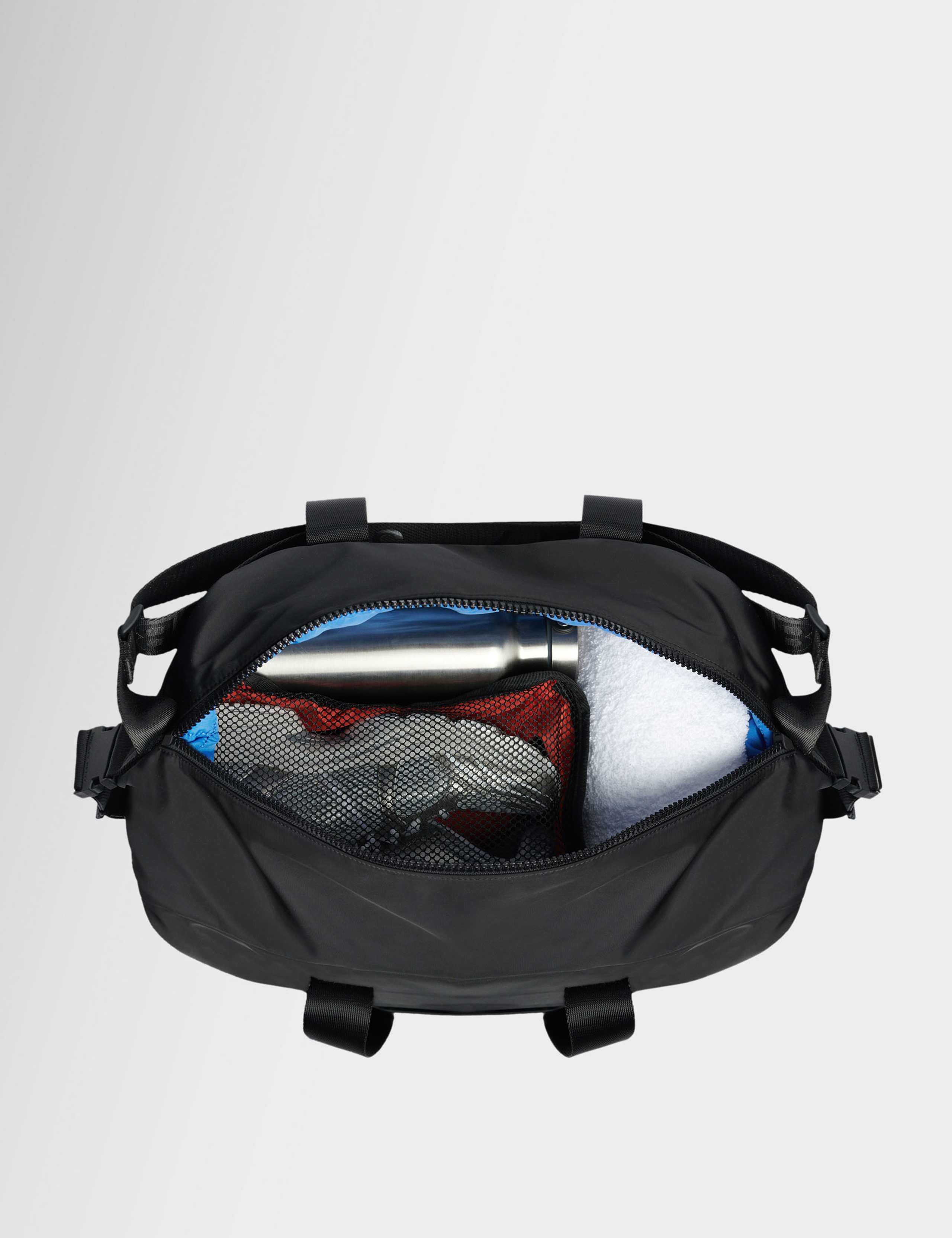 Strive Nylon Water Resistant Gym Bag 4 of 13