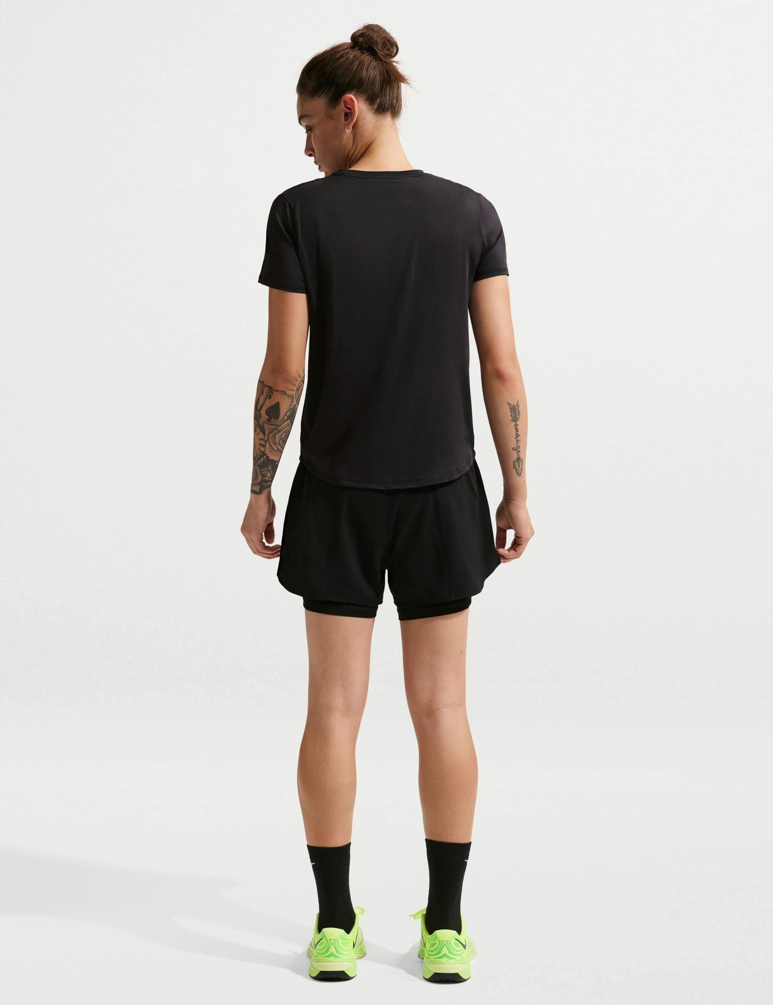 One Dri-FIT High Waisted 2-in-1 Shorts 3 of 6