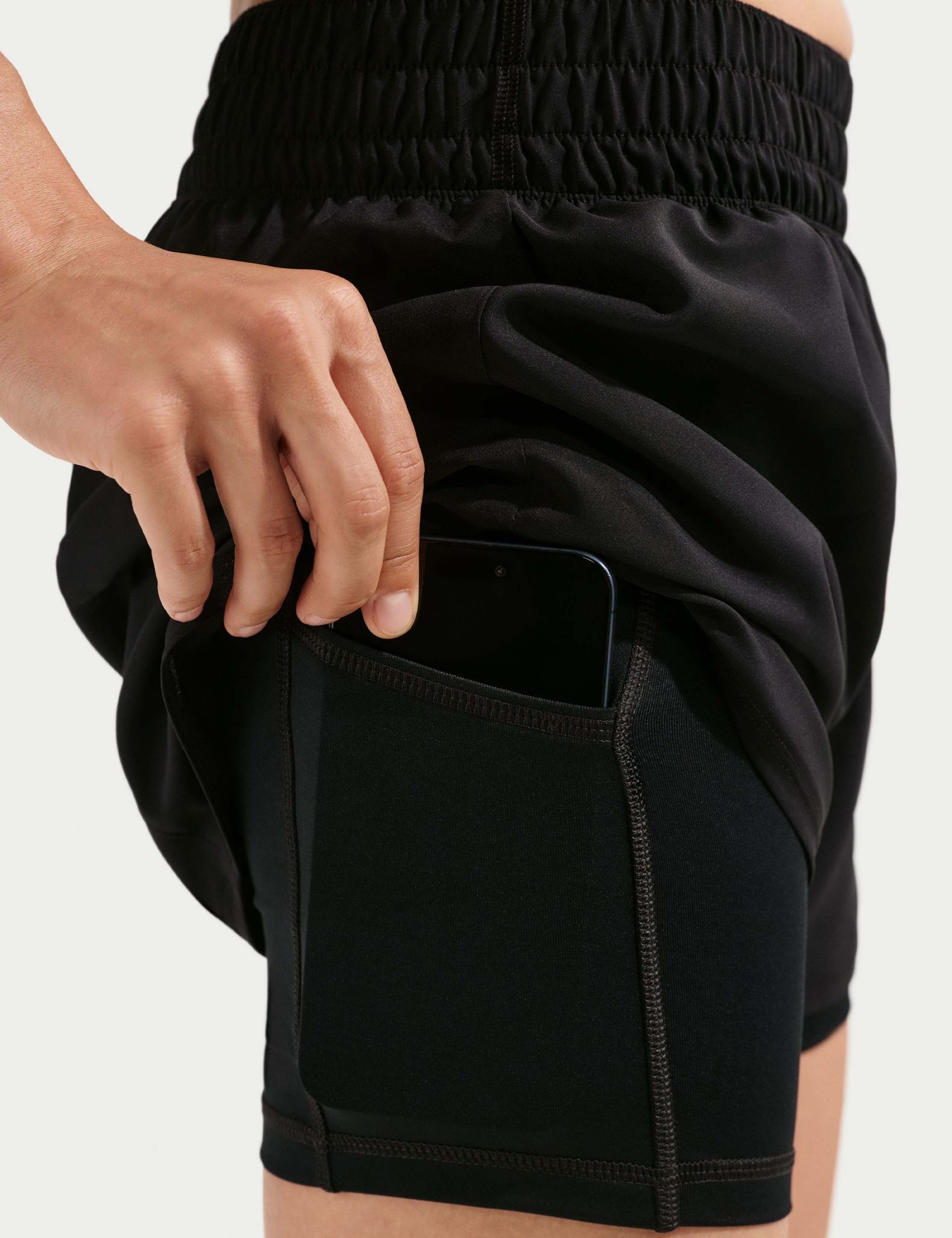 One Dri-FIT High Waisted 2-in-1 Shorts 4 of 6