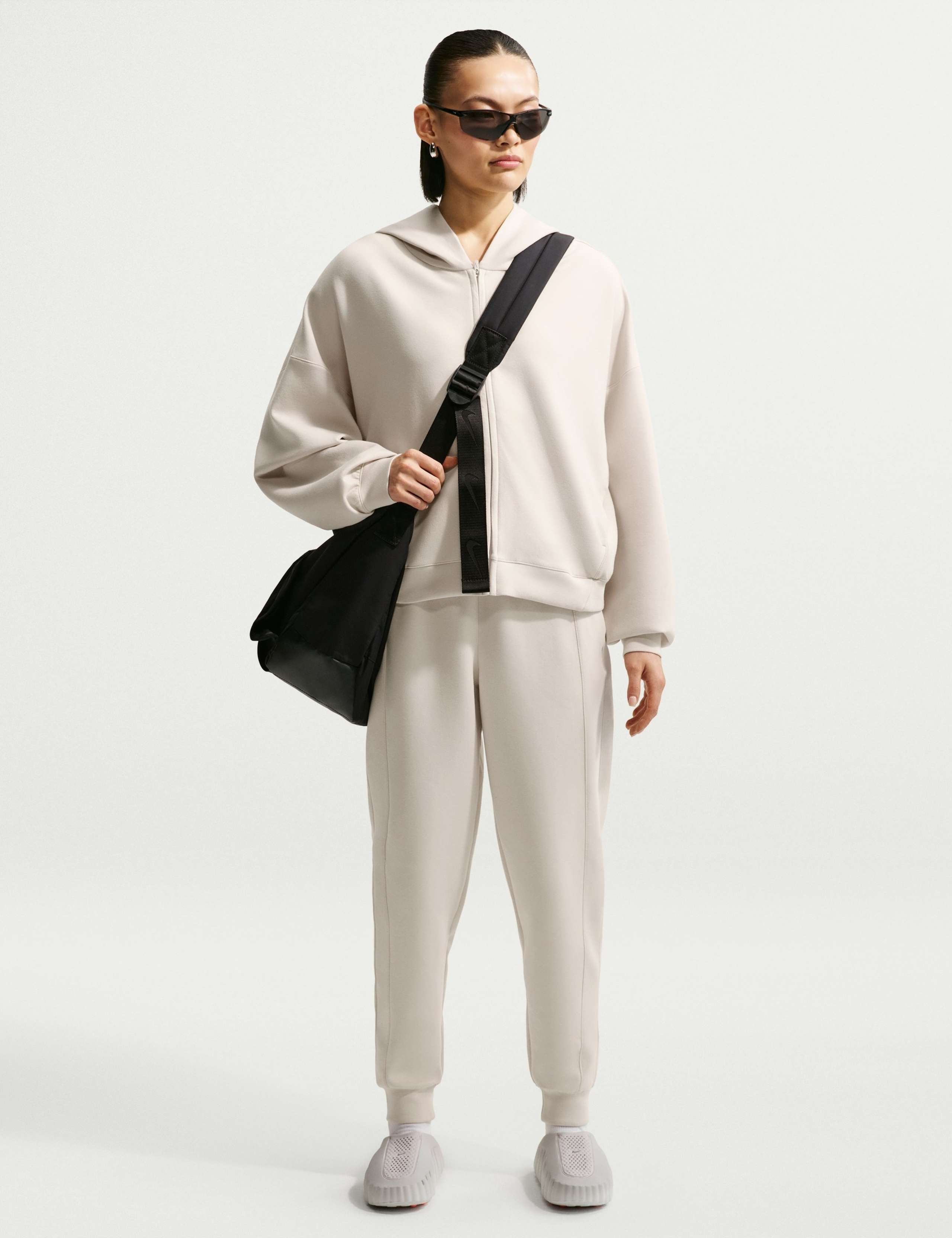 24.7 Impossibly Soft Dri-FIT Joggers 5 of 6