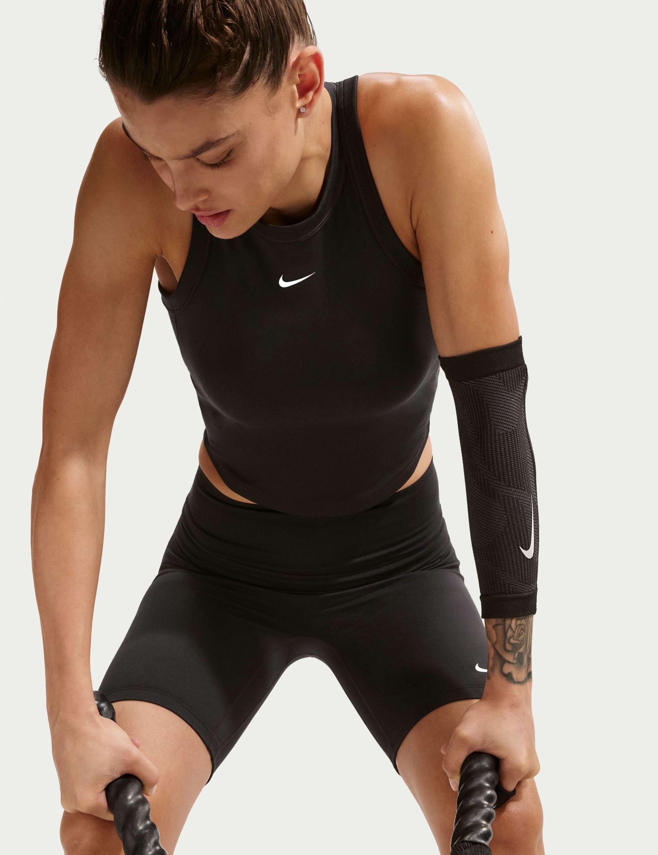 One Fitted Dri-Fit Cropped Vest Top 4 of 5