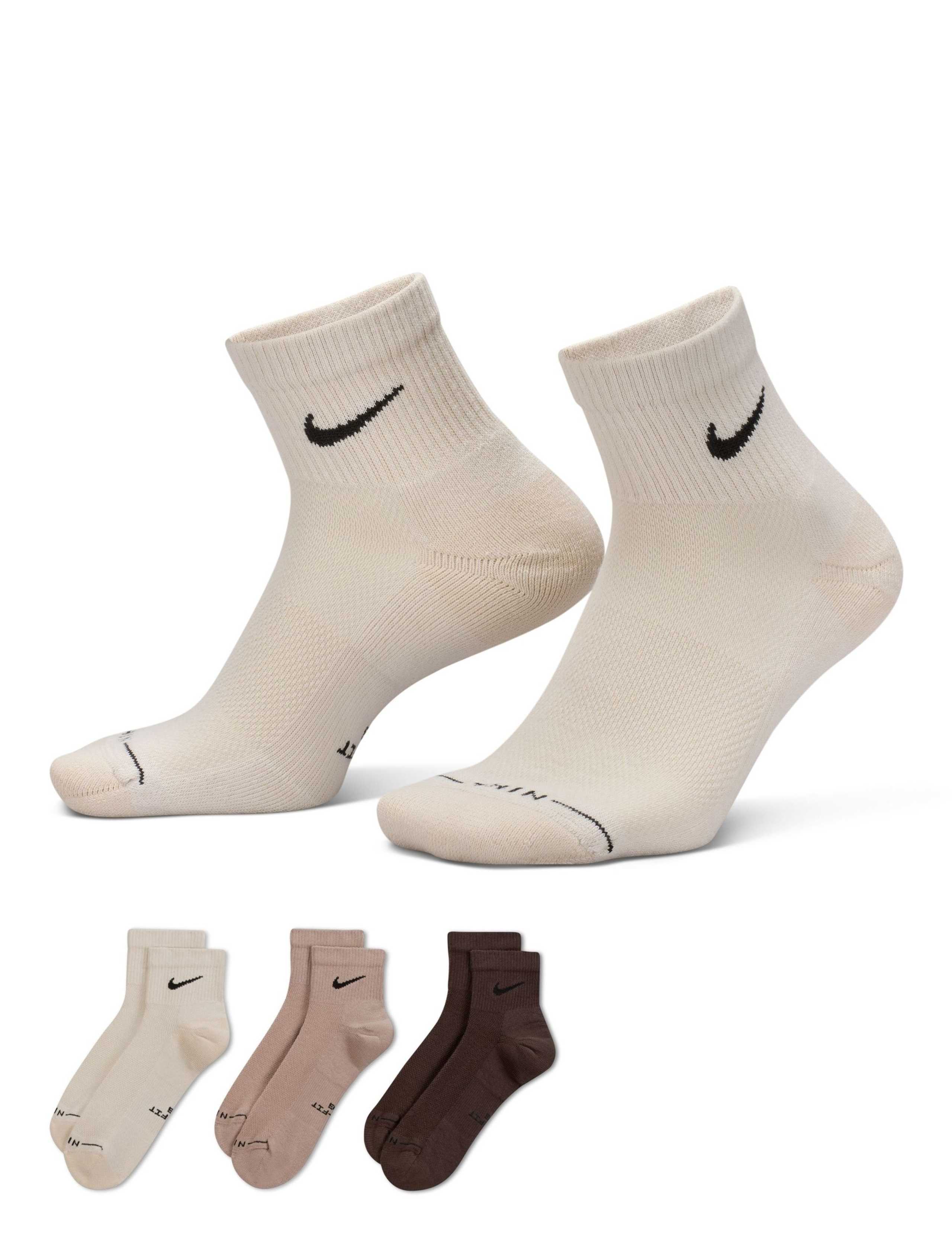 3 Pack Everyday Elevated Cotton Rich Ankle Socks 2 of 4