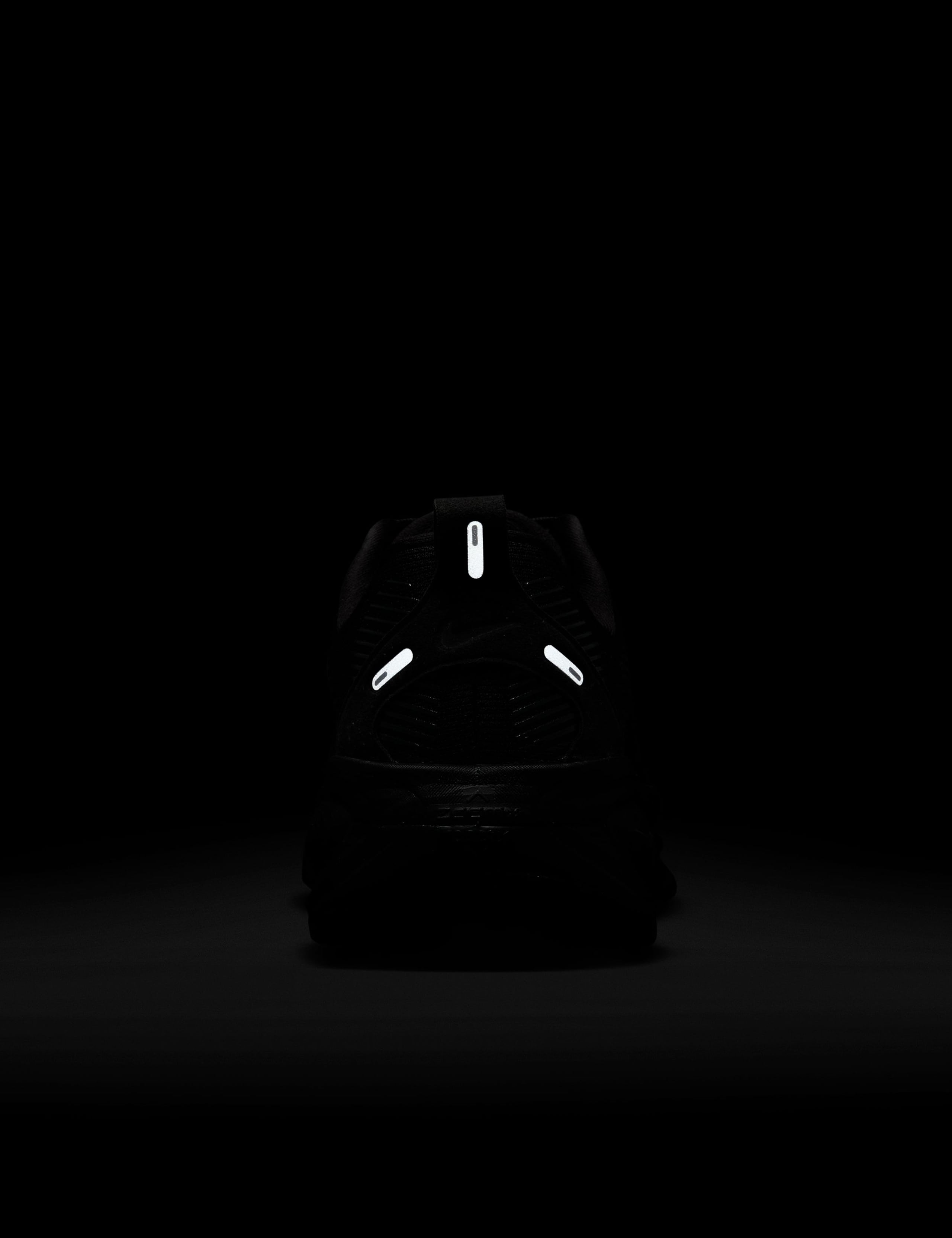 Vomero 18 Trainers 9 of 9