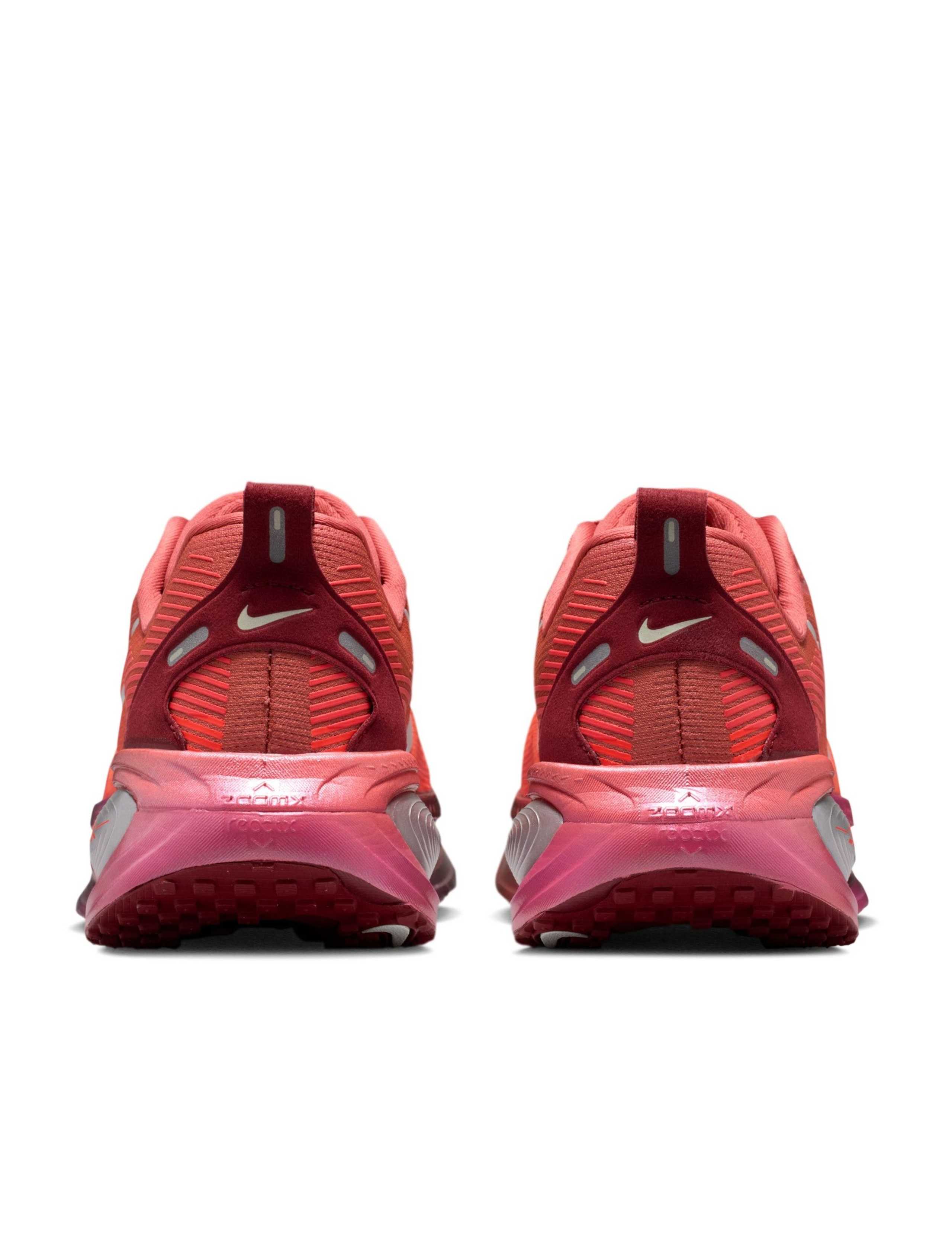 Vomero 18 Trainers 5 of 7