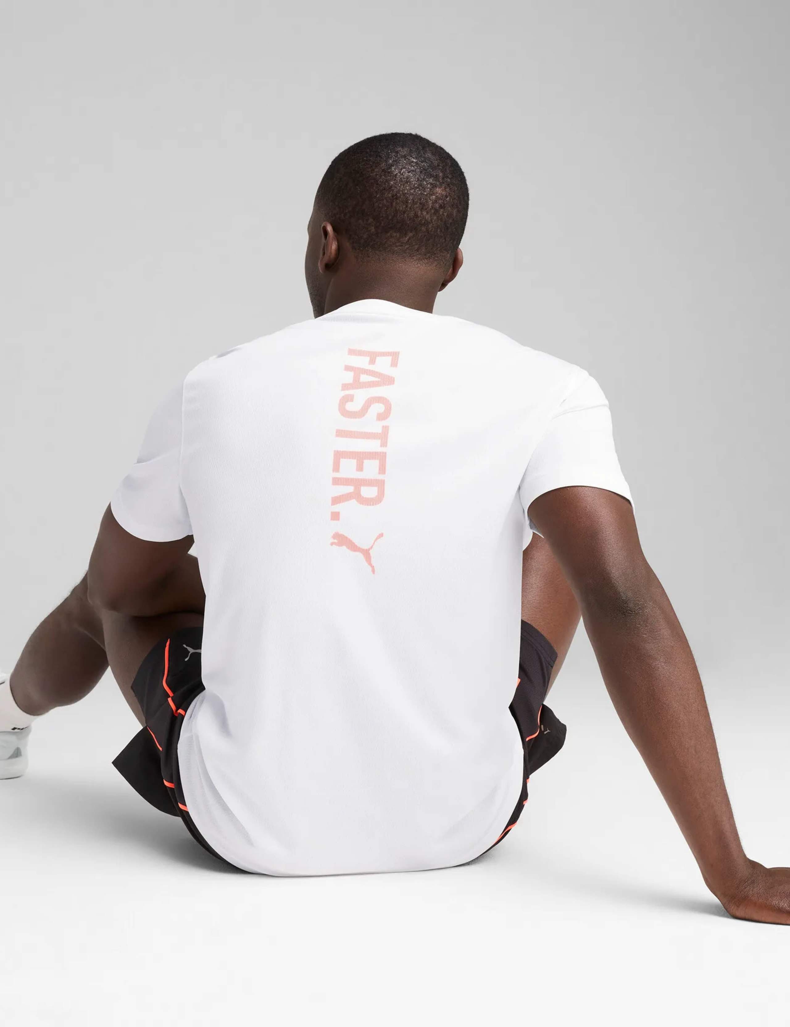 Graphics Running Faster Crew Neck T-Shirt 4 of 4