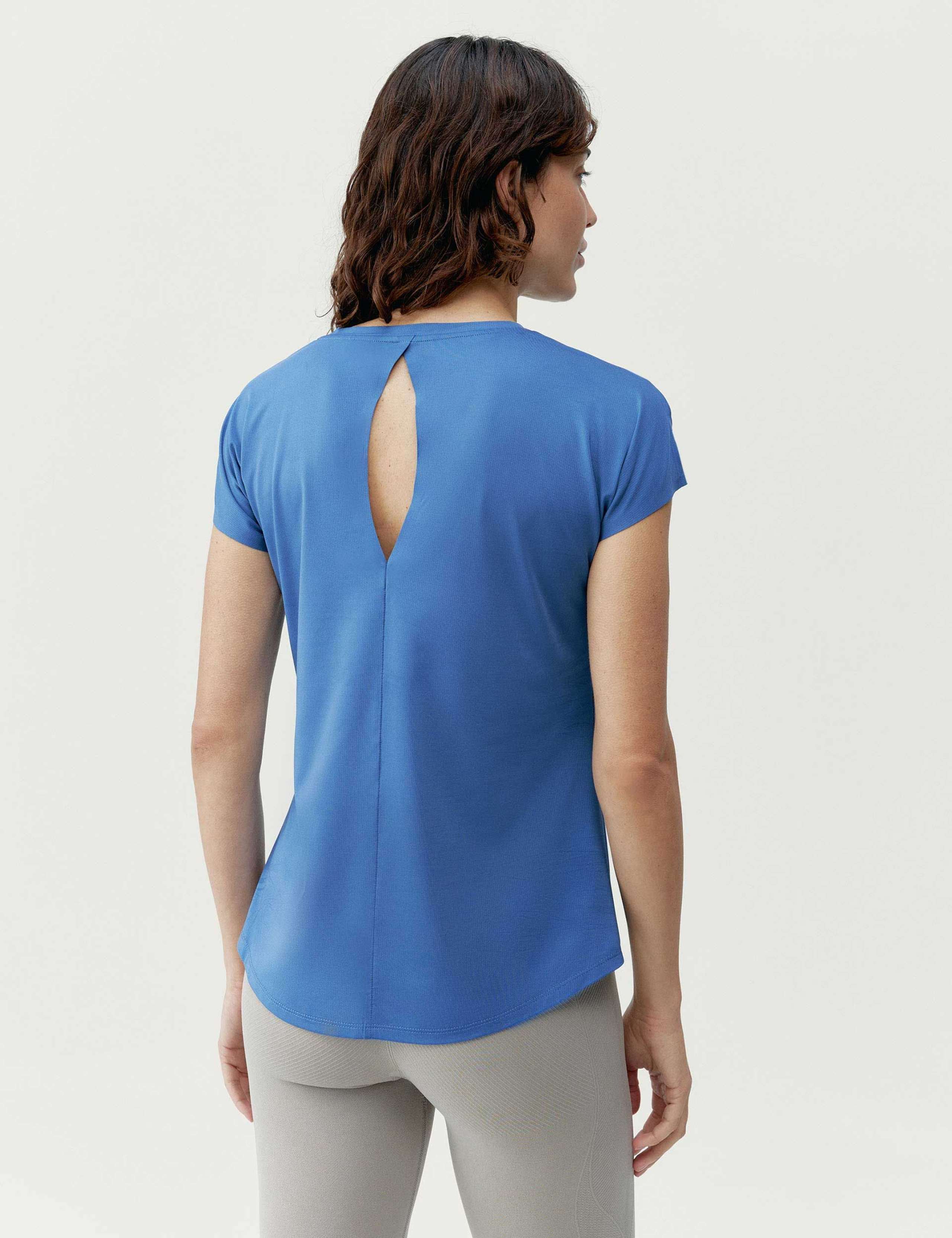 Aina Crew Neck Cutout Detail Sports T-Shirt 2 of 5