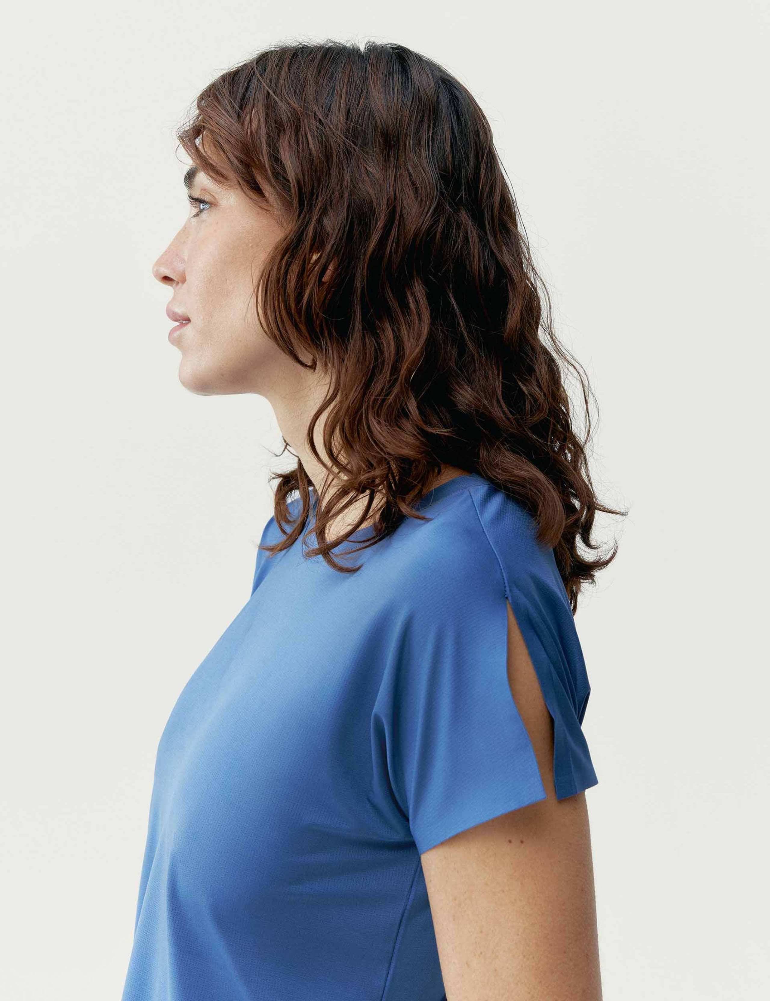 Aina Crew Neck Cutout Detail Sports T-Shirt 4 of 5