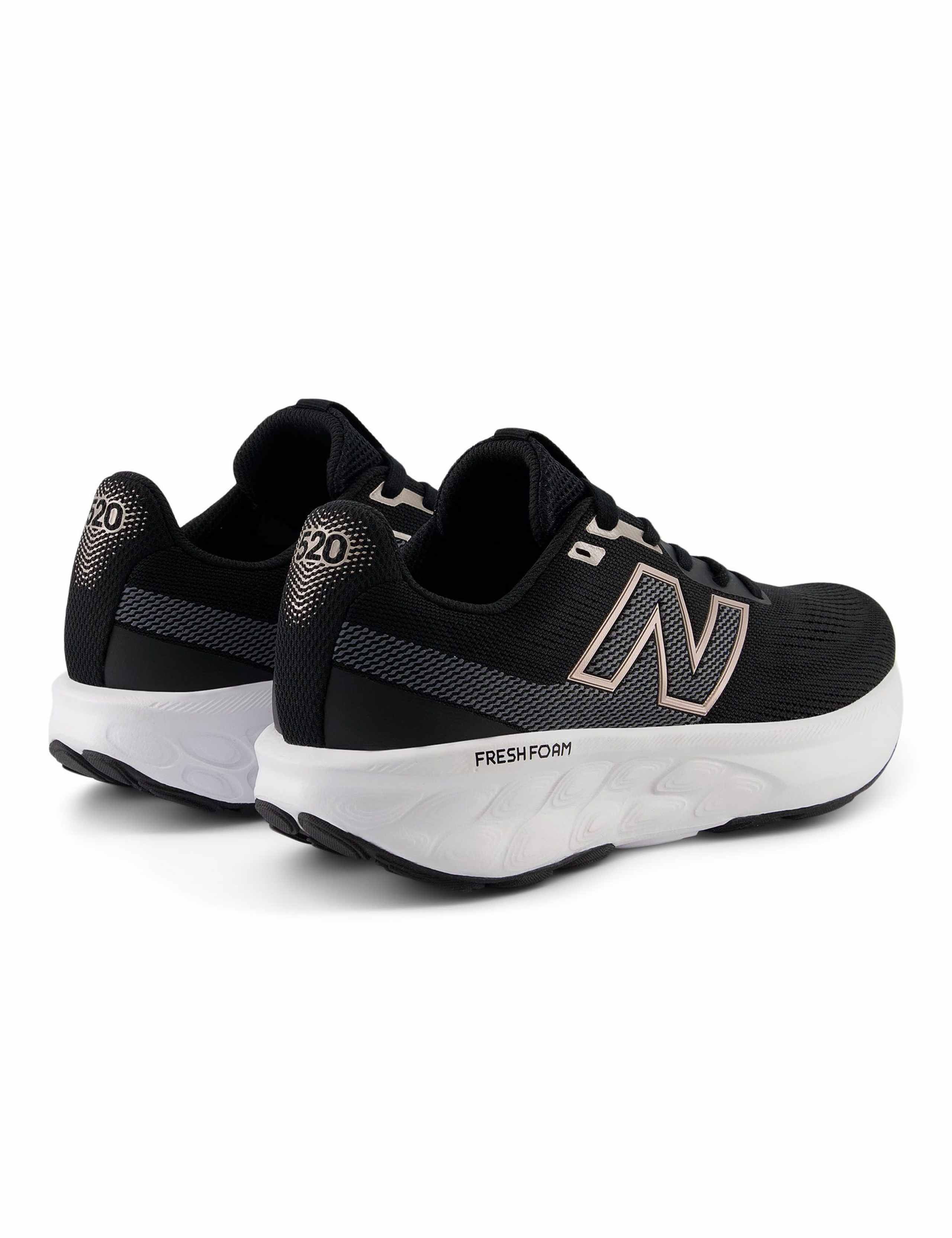 520v9 Running Trainers 3 of 7