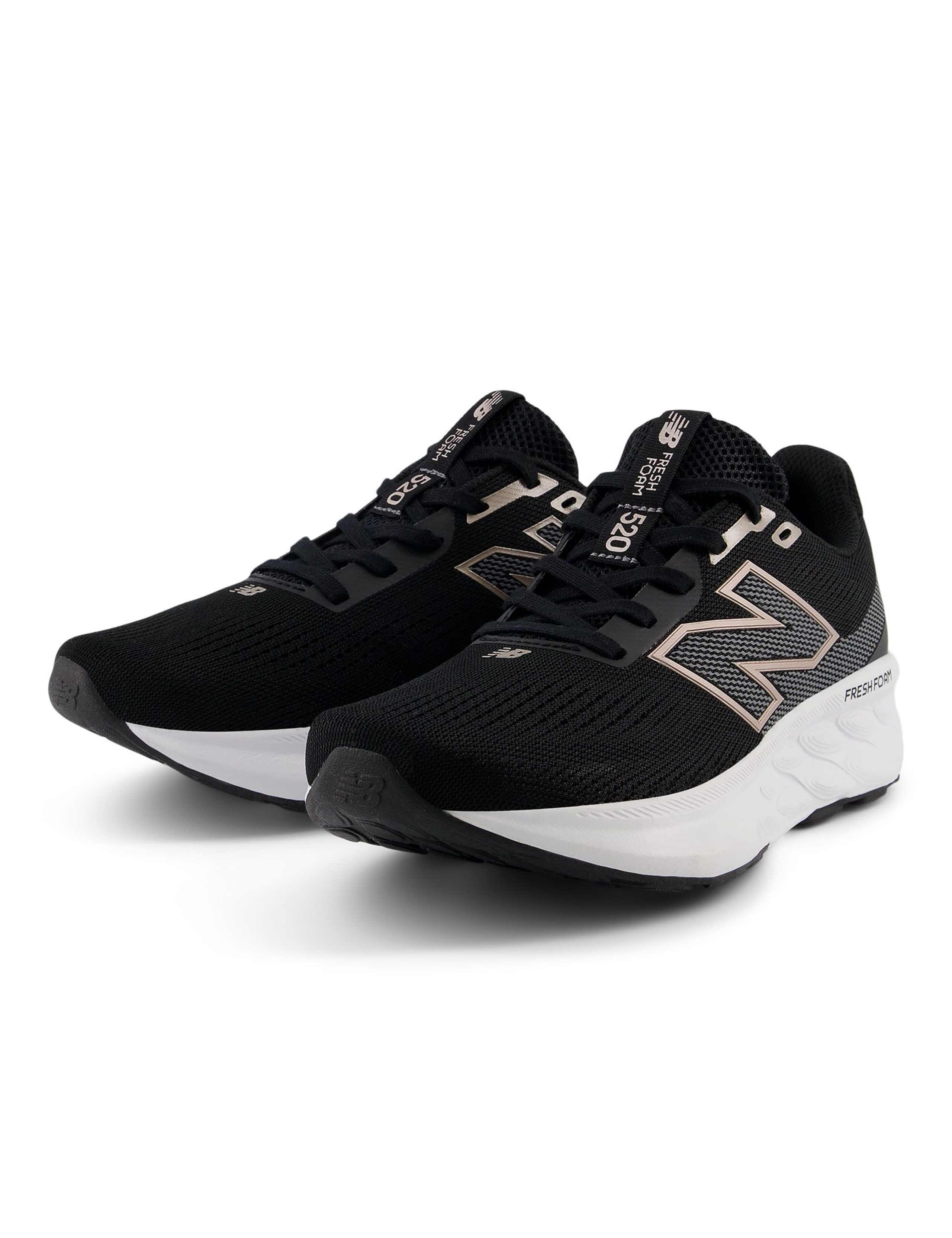 520v9 Running Trainers 4 of 7