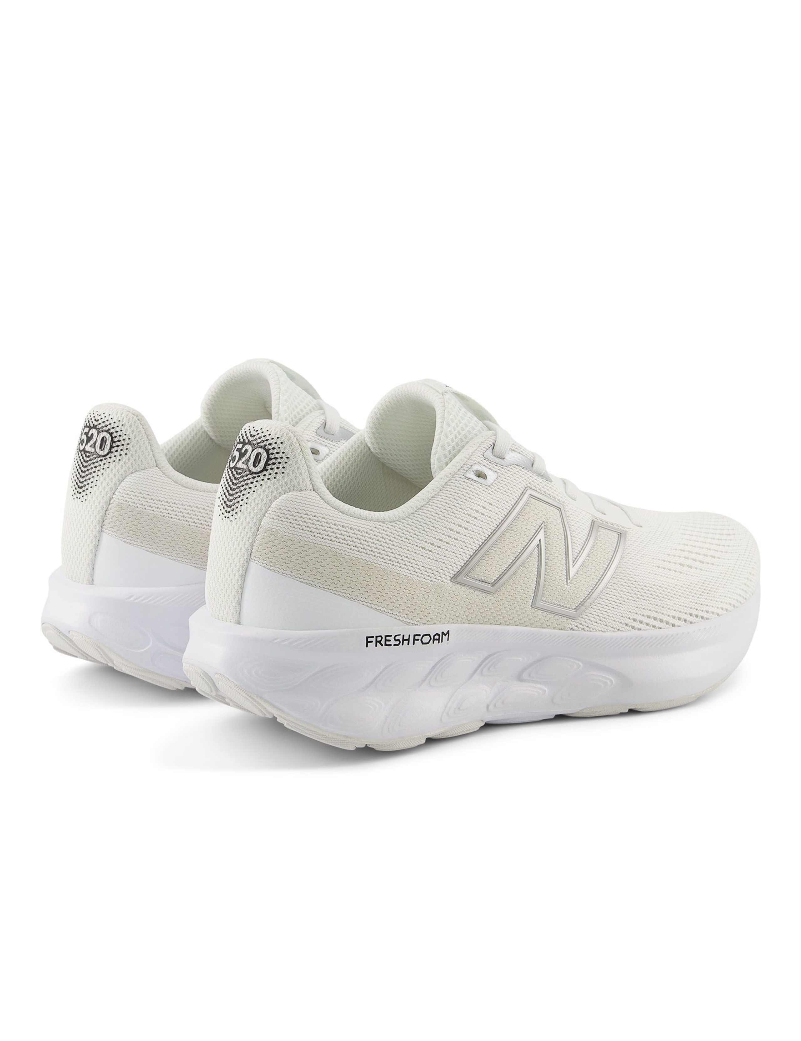 520v9 Running Trainers 3 of 6