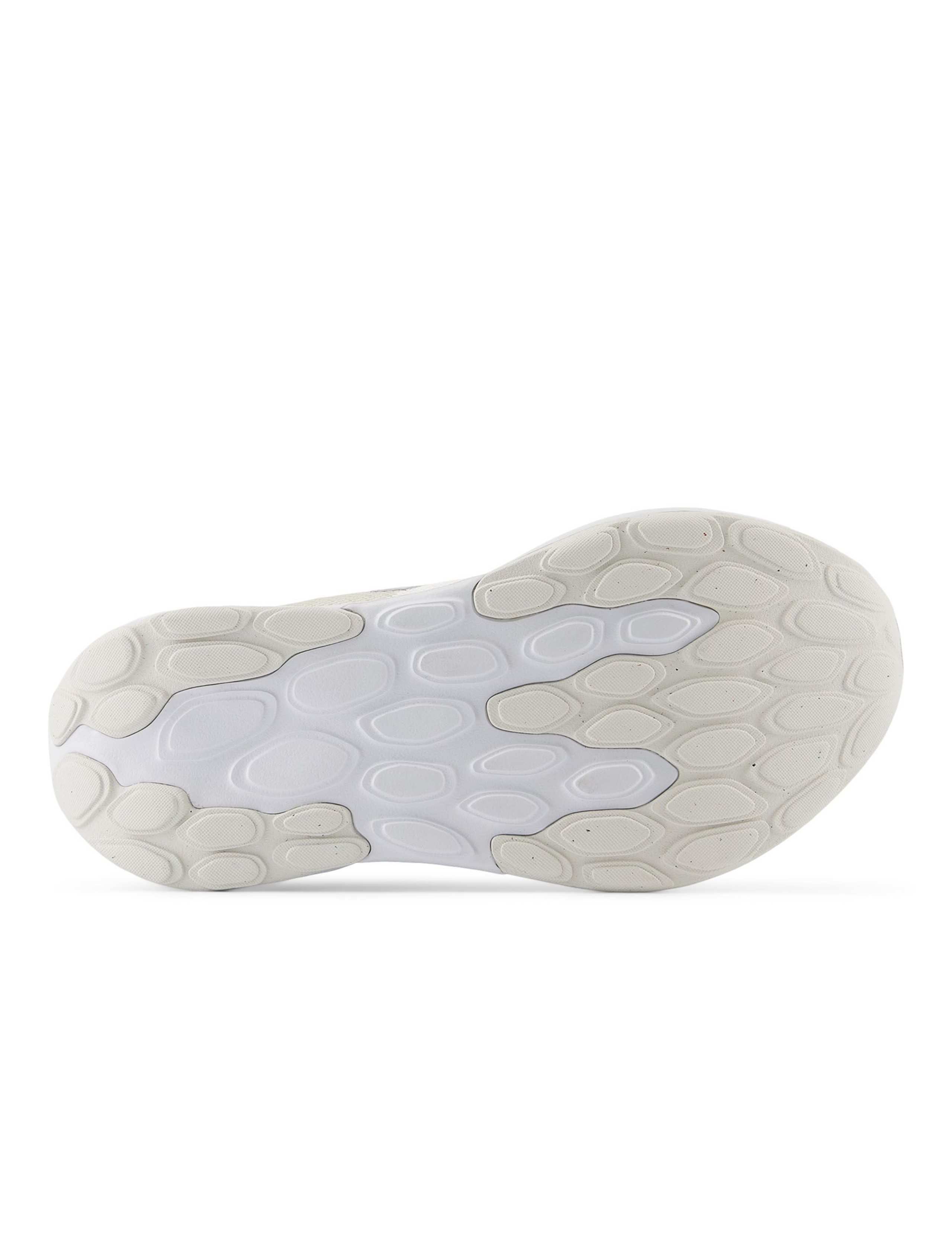 520v9 Running Trainers 5 of 6
