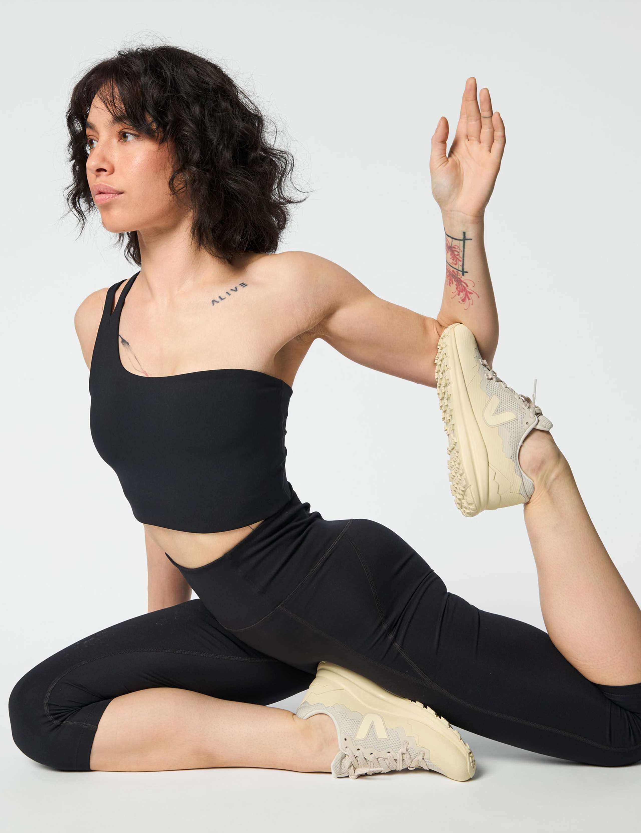 Uma One Shoulder Non Wired Sports Bra (S-XL) 6 of 10