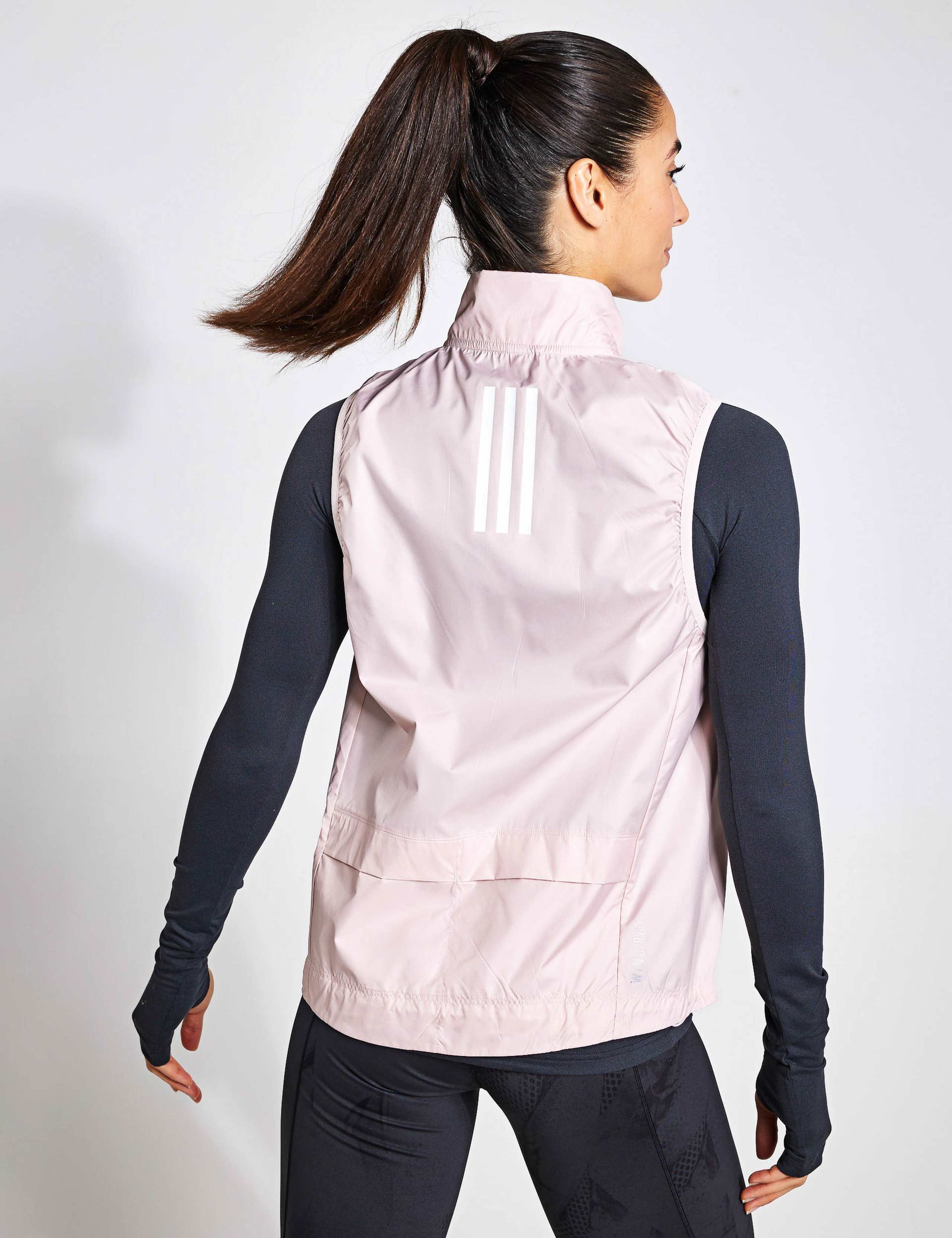 Own The Run Funnel Neck Gilet 4 of 4