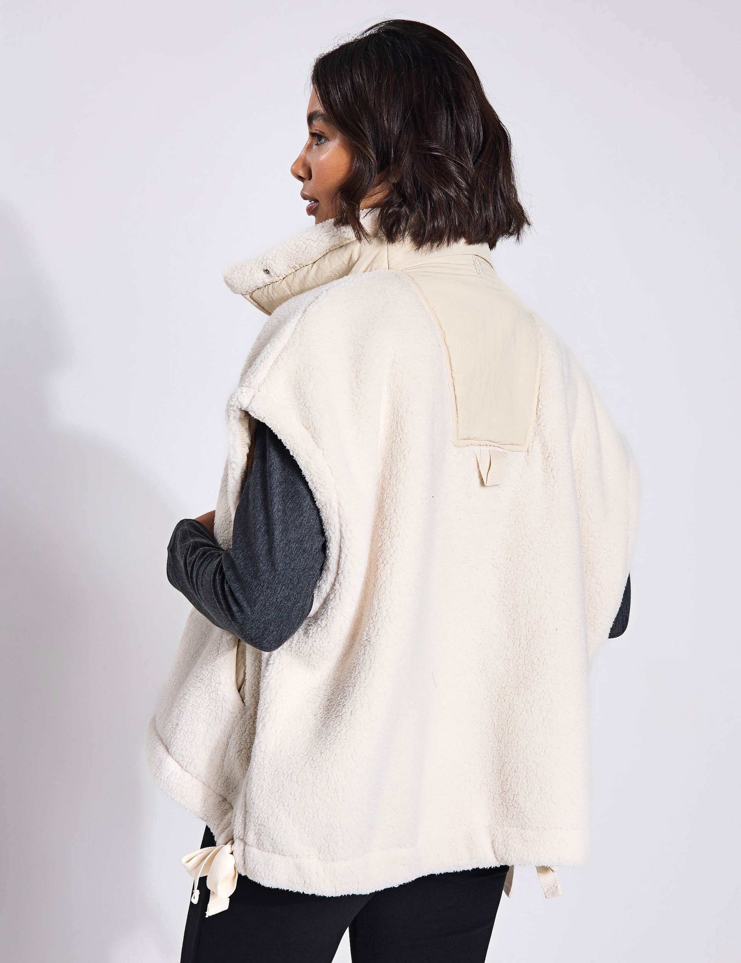 Scout It Out Fleece Funnel Neck Gilet 2 of 6