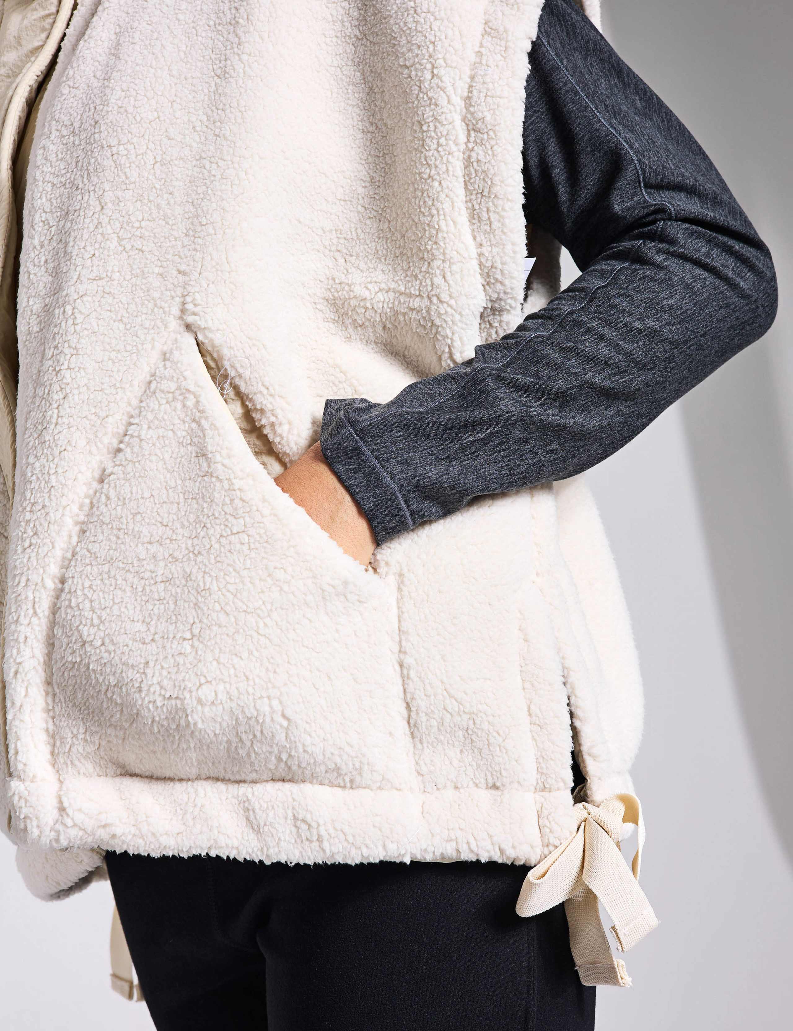 Scout It Out Fleece Funnel Neck Gilet 3 of 6