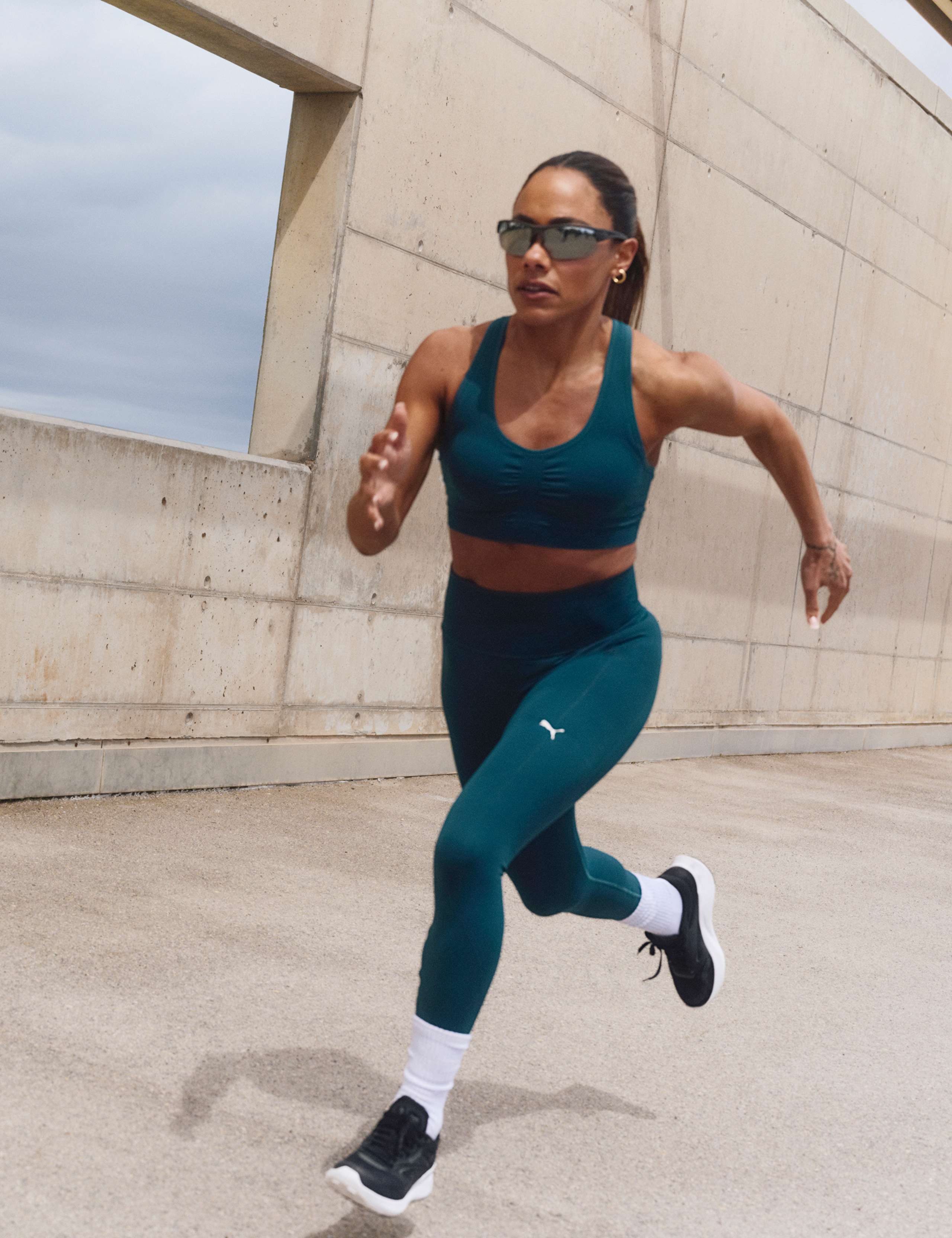4Keeps Shapeluxe Seamless Sports Bra 7 of 7