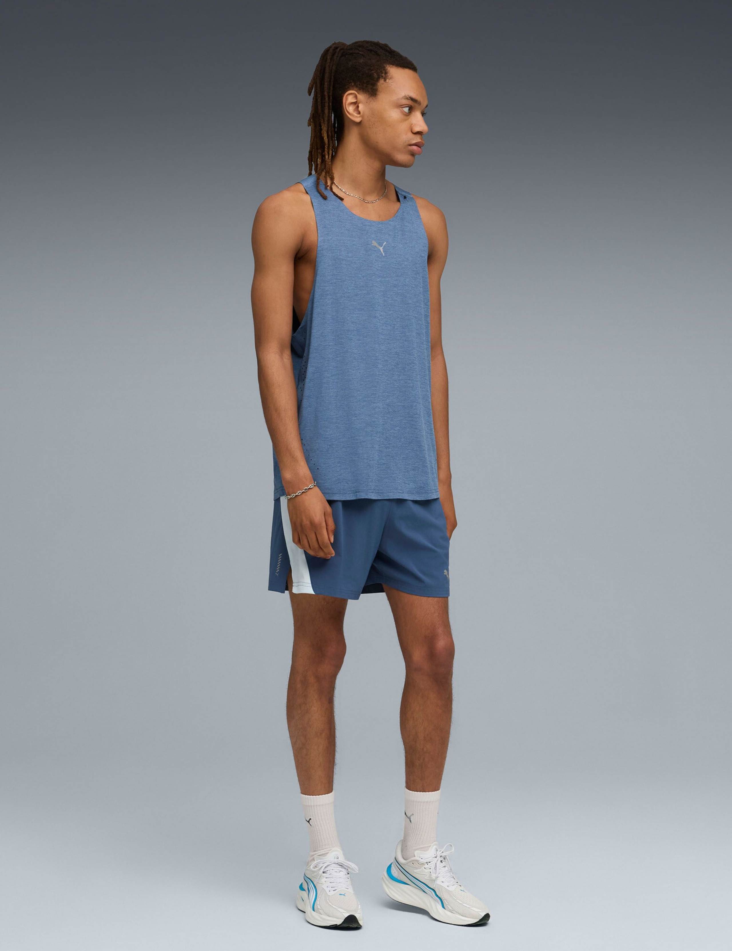 Run Cloudspun Crew Neck Training Top 4 of 4
