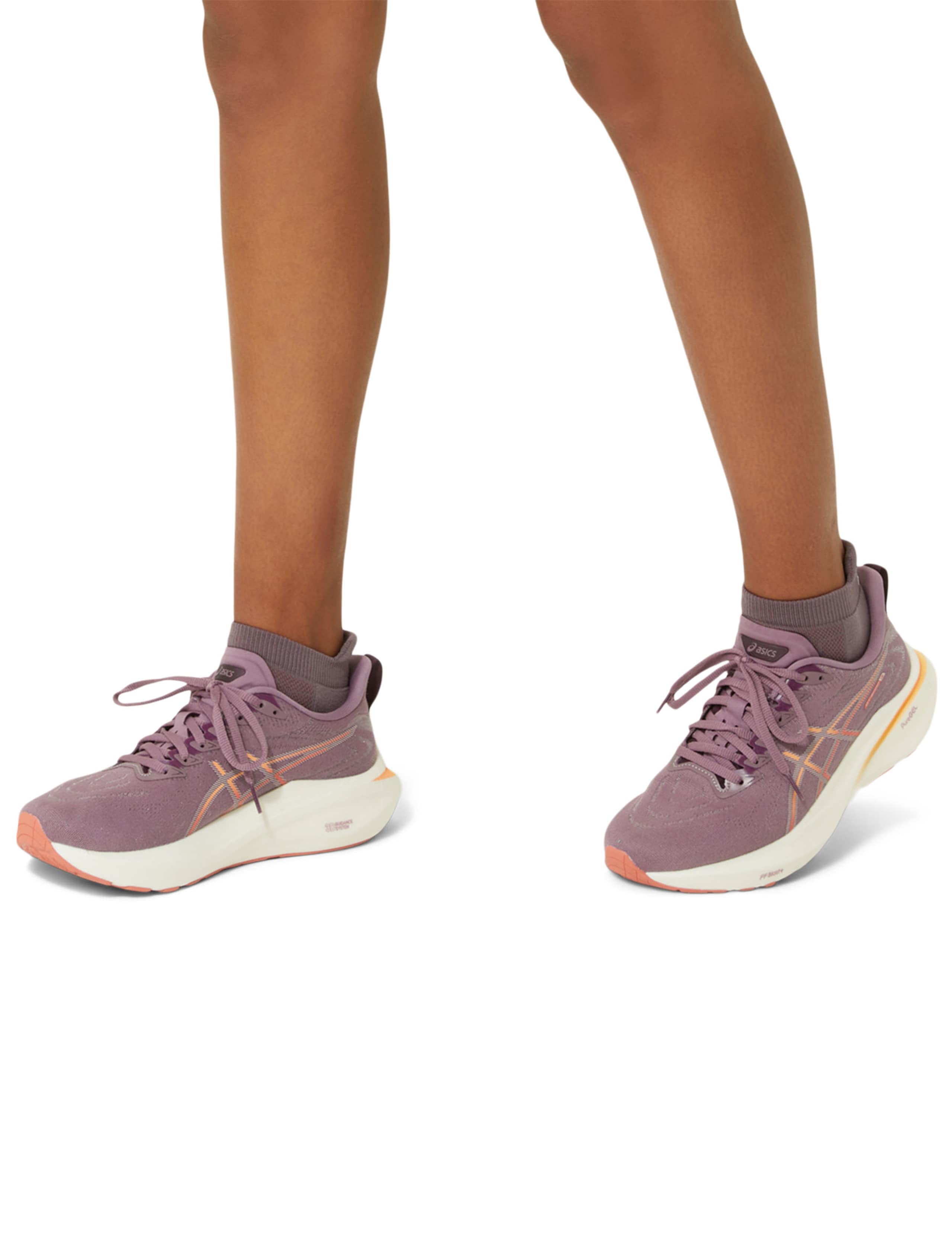 GT-2000 13 Running Trainers 7 of 8