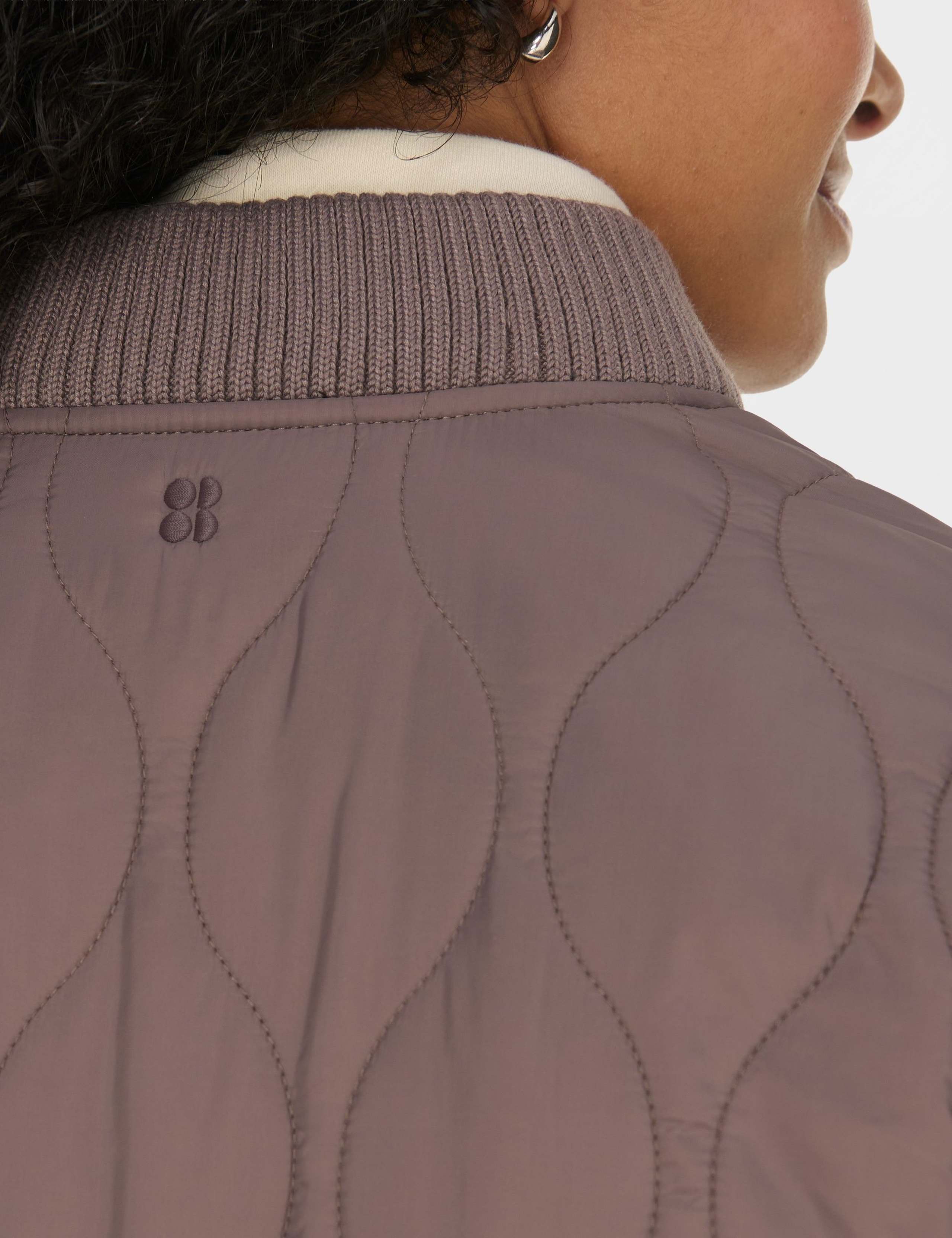 On The Move Lightweight Quilted Jacket 4 of 8