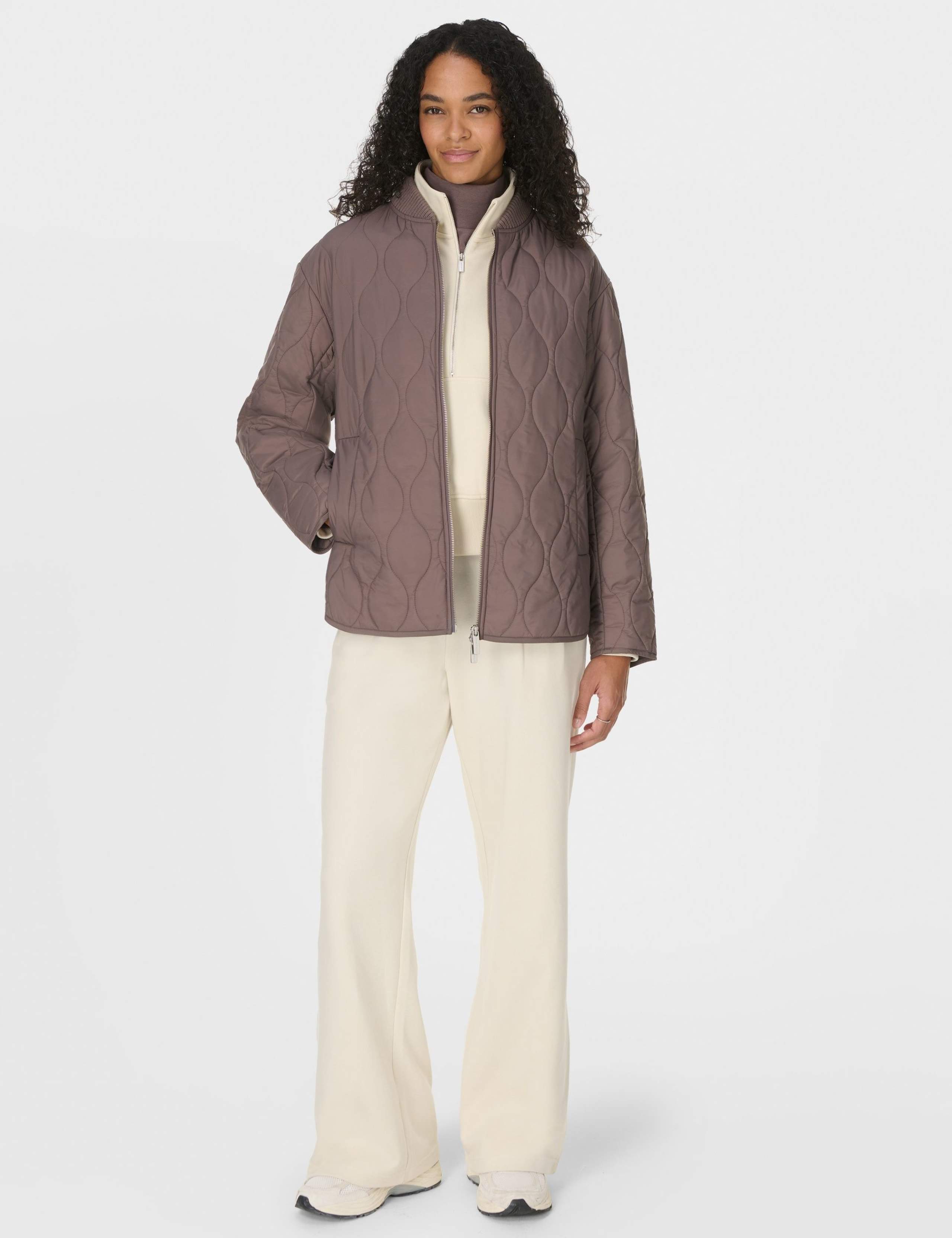 On The Move Lightweight Quilted Jacket 7 of 8