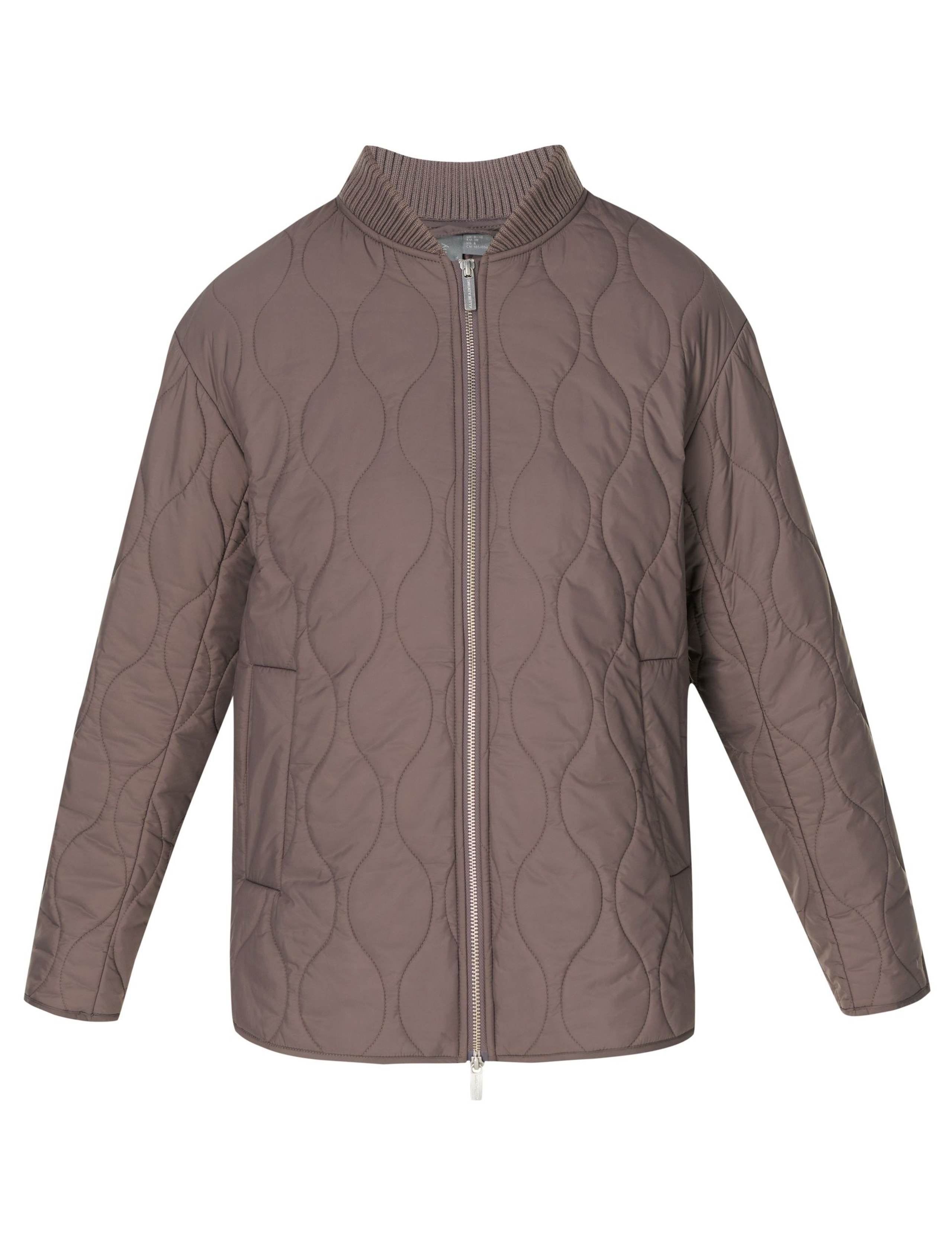 On The Move Lightweight Quilted Jacket 2 of 8