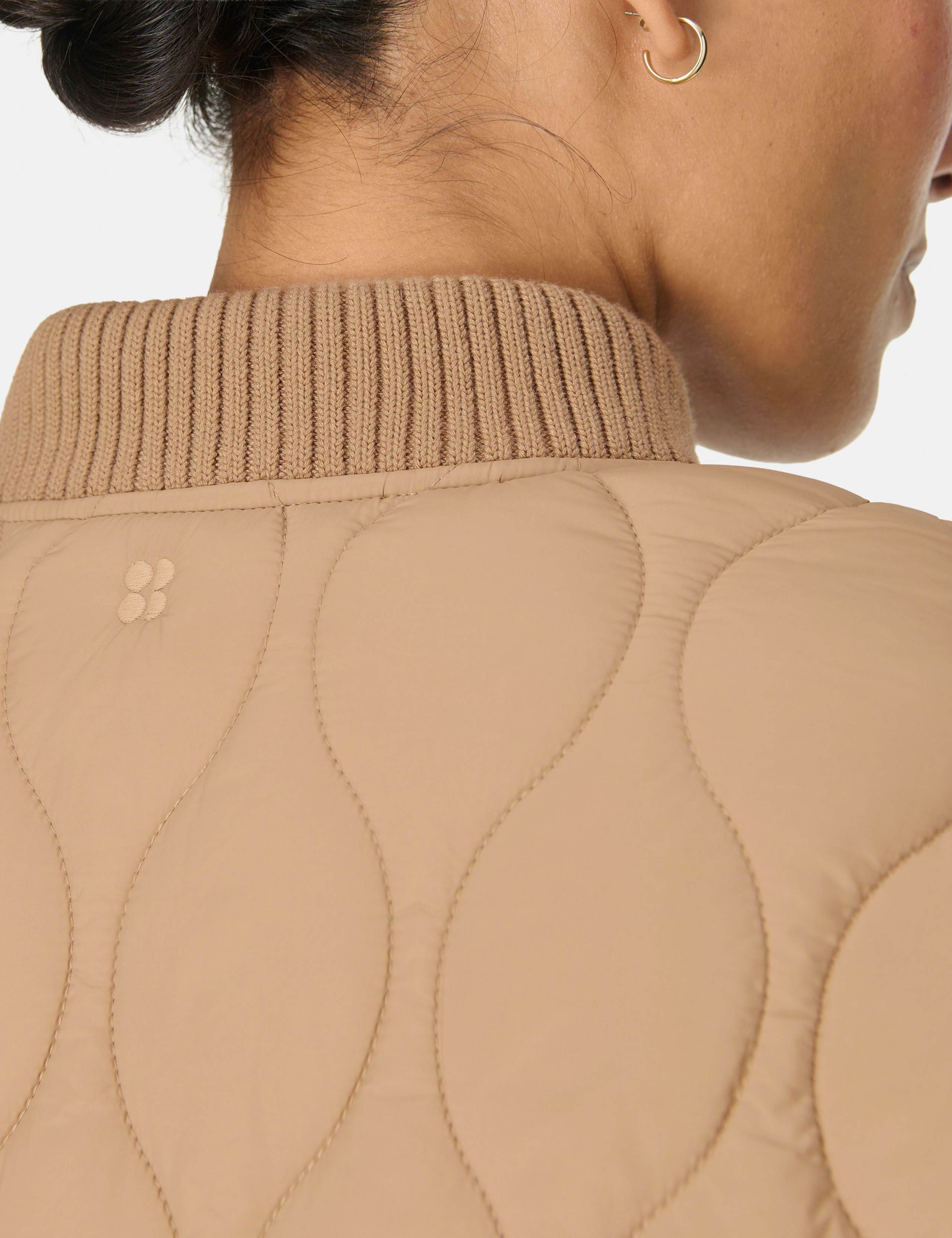 On The Move Lightweight Quilted Jacket 6 of 8