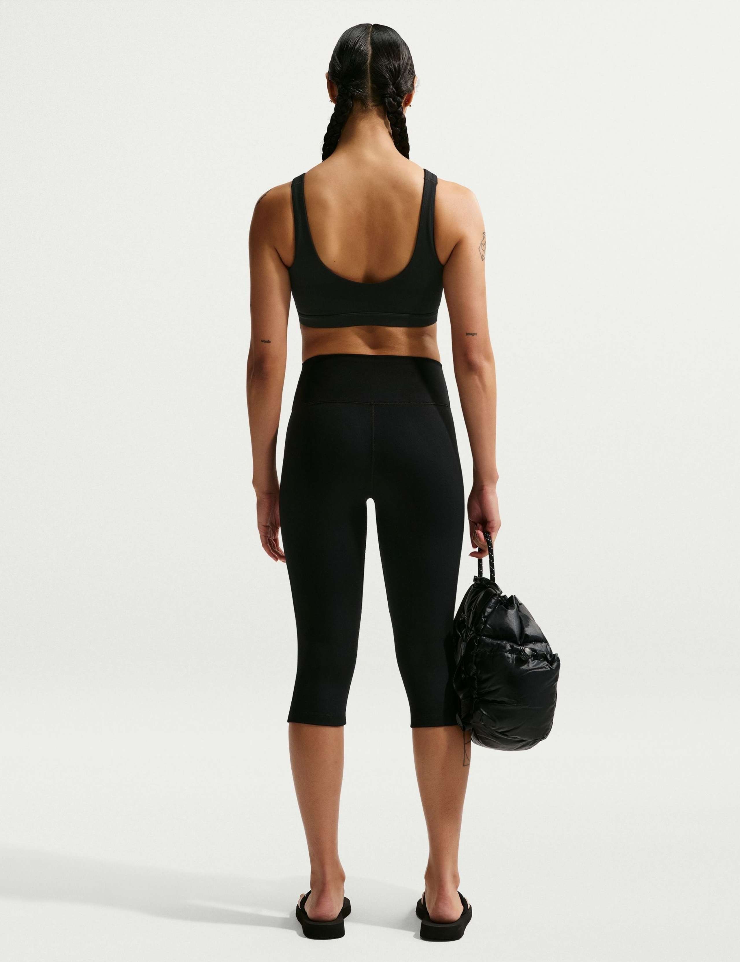 One High-Waisted Capri Leggings 4 of 6