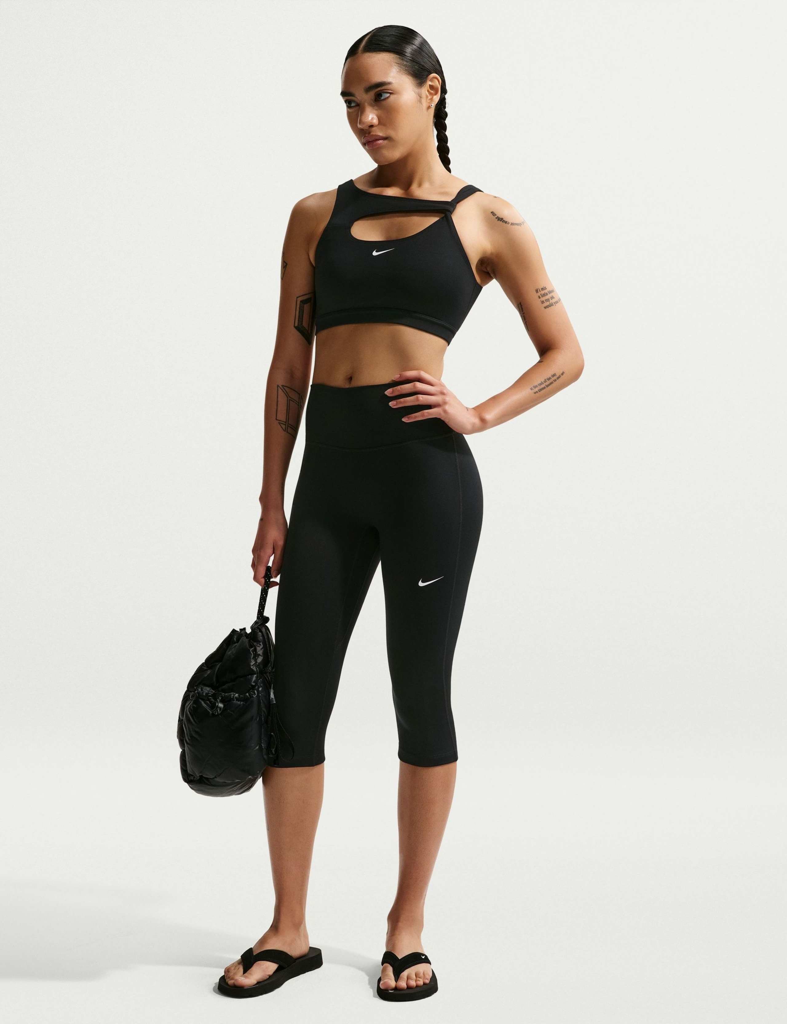 One High-Waisted Capri Leggings 5 of 6