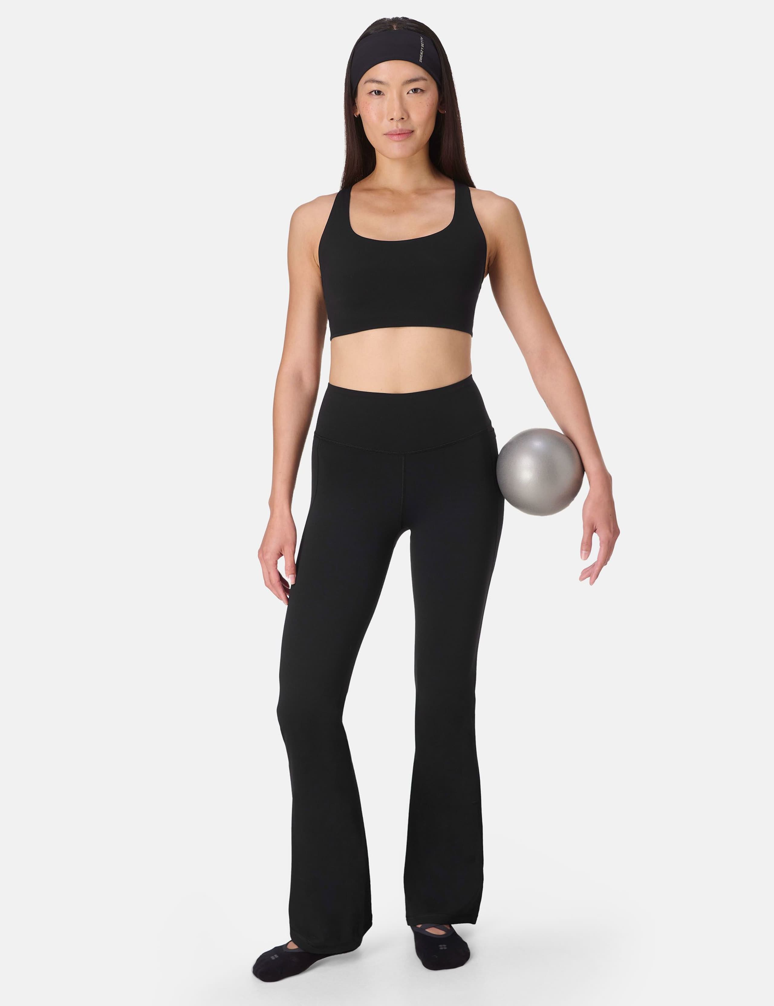 Ultimate 32 Studio Flared Leggings 4 of 8