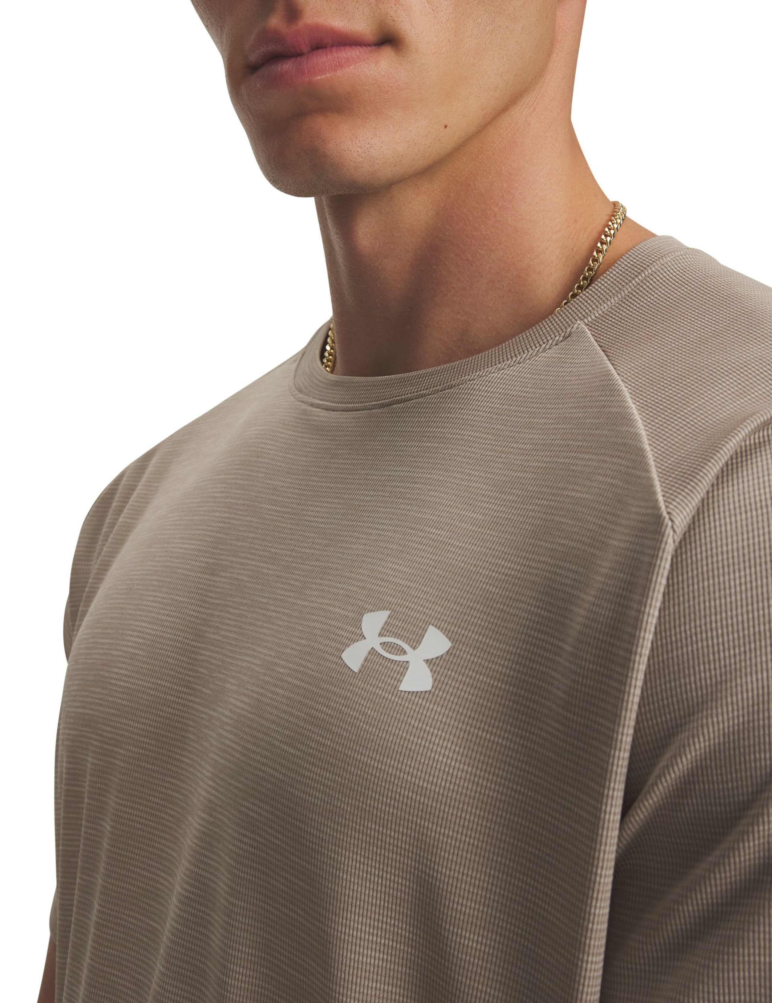 Tech Textured Sports T-Shirt 3 of 3