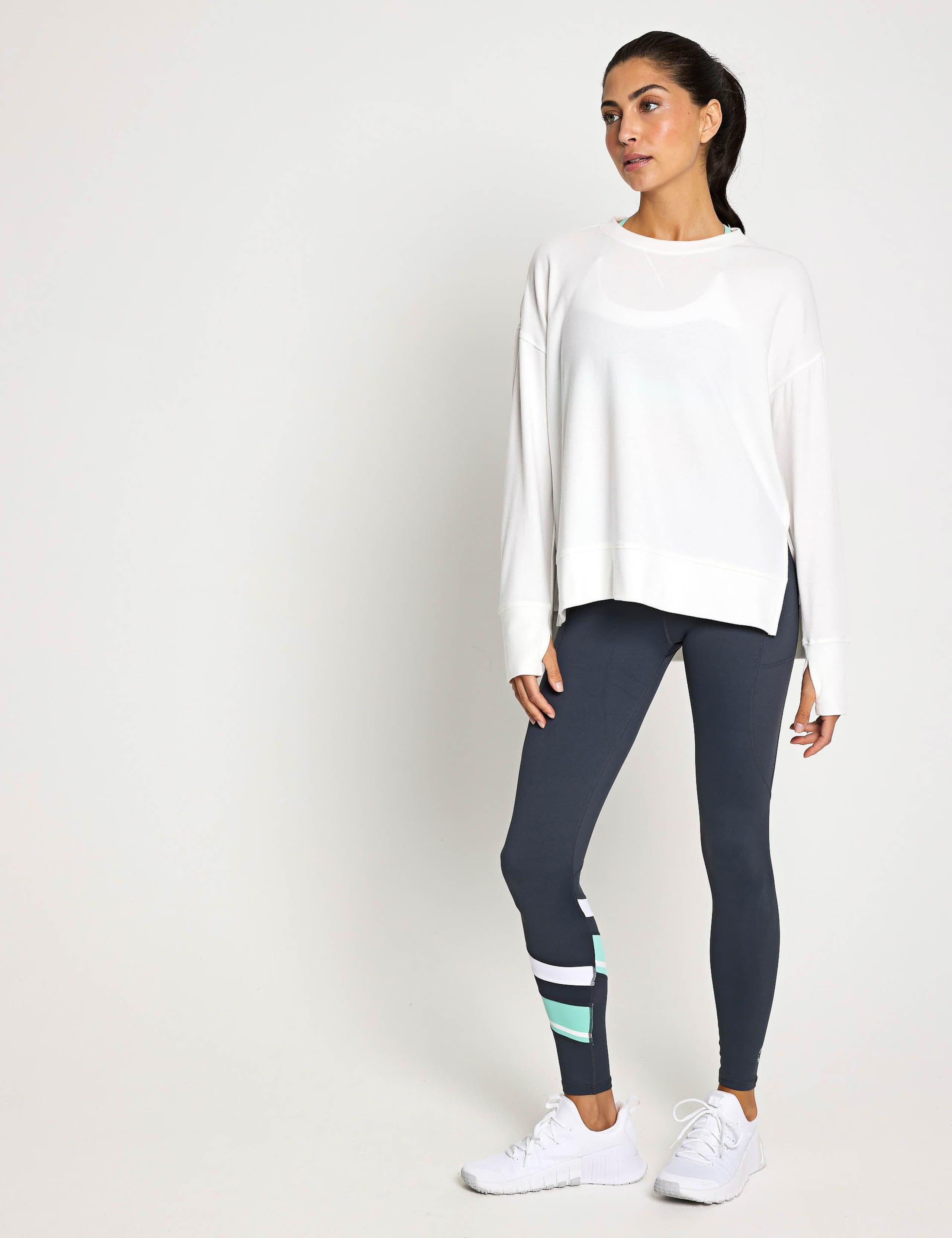Shelby Crew Neck Step Hem Relaxed Sweat-shirt 3 of 6