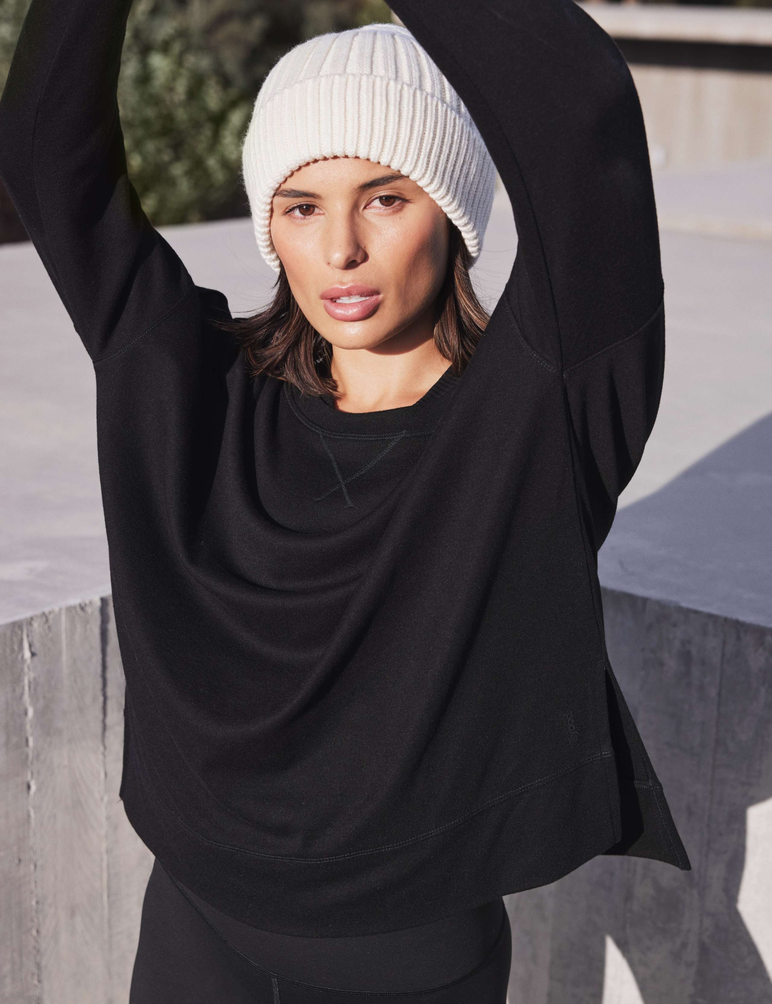 Shelby Crew Neck Step Hem Relaxed Sweat-shirt 6 of 6