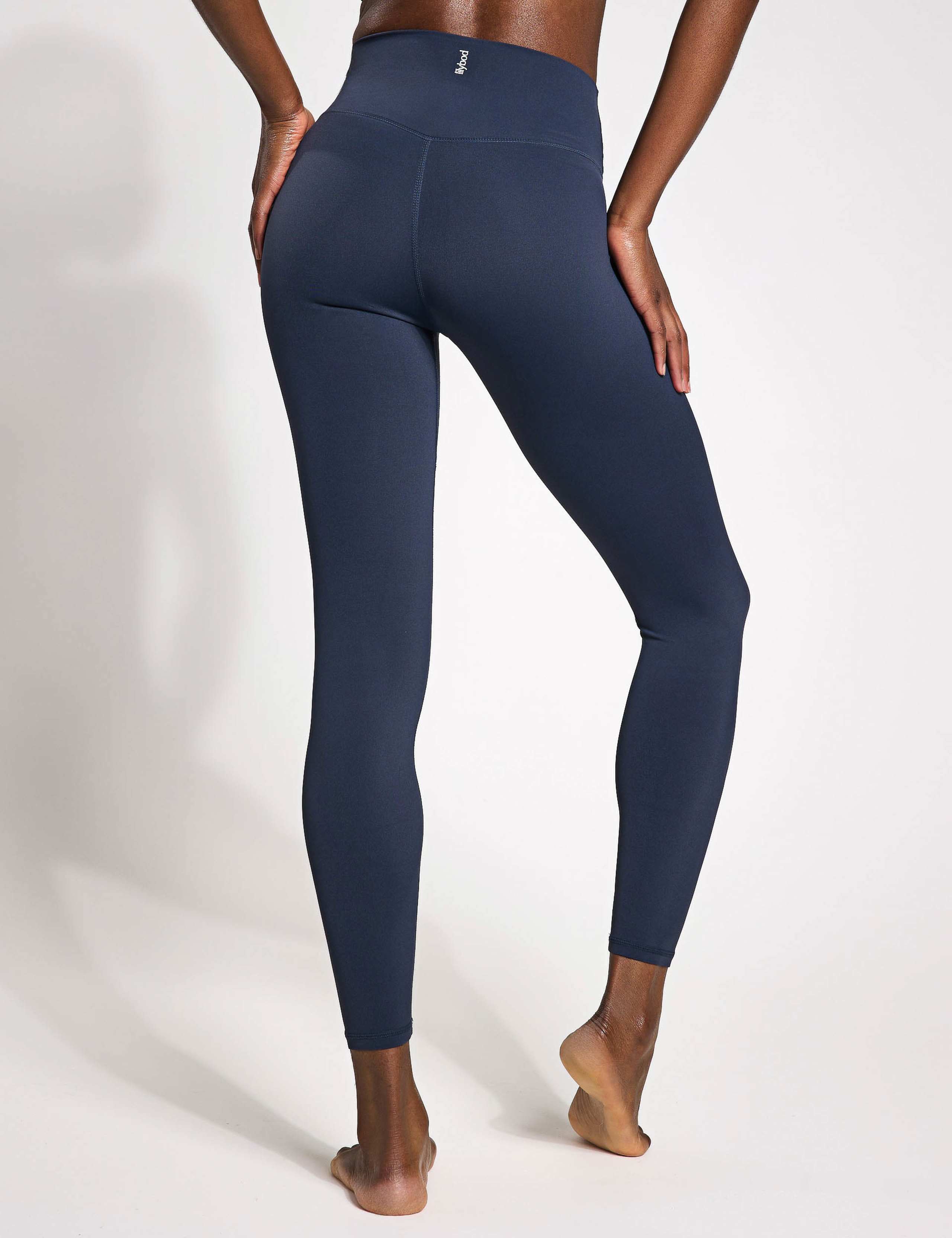 Chloe Cloud-Core High Waisted Leggings 3 of 4