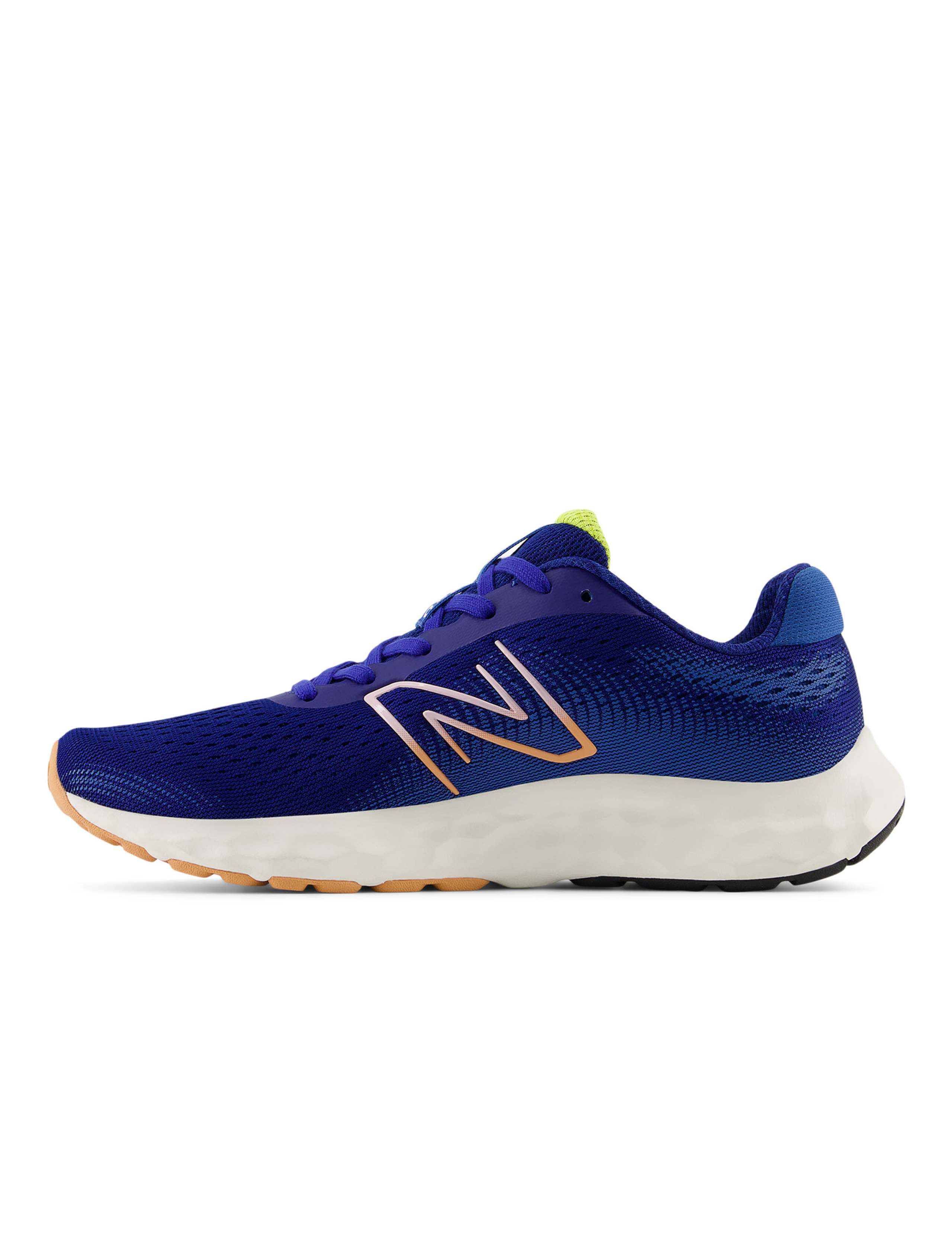 520v8 Sports Trainers 3 of 5