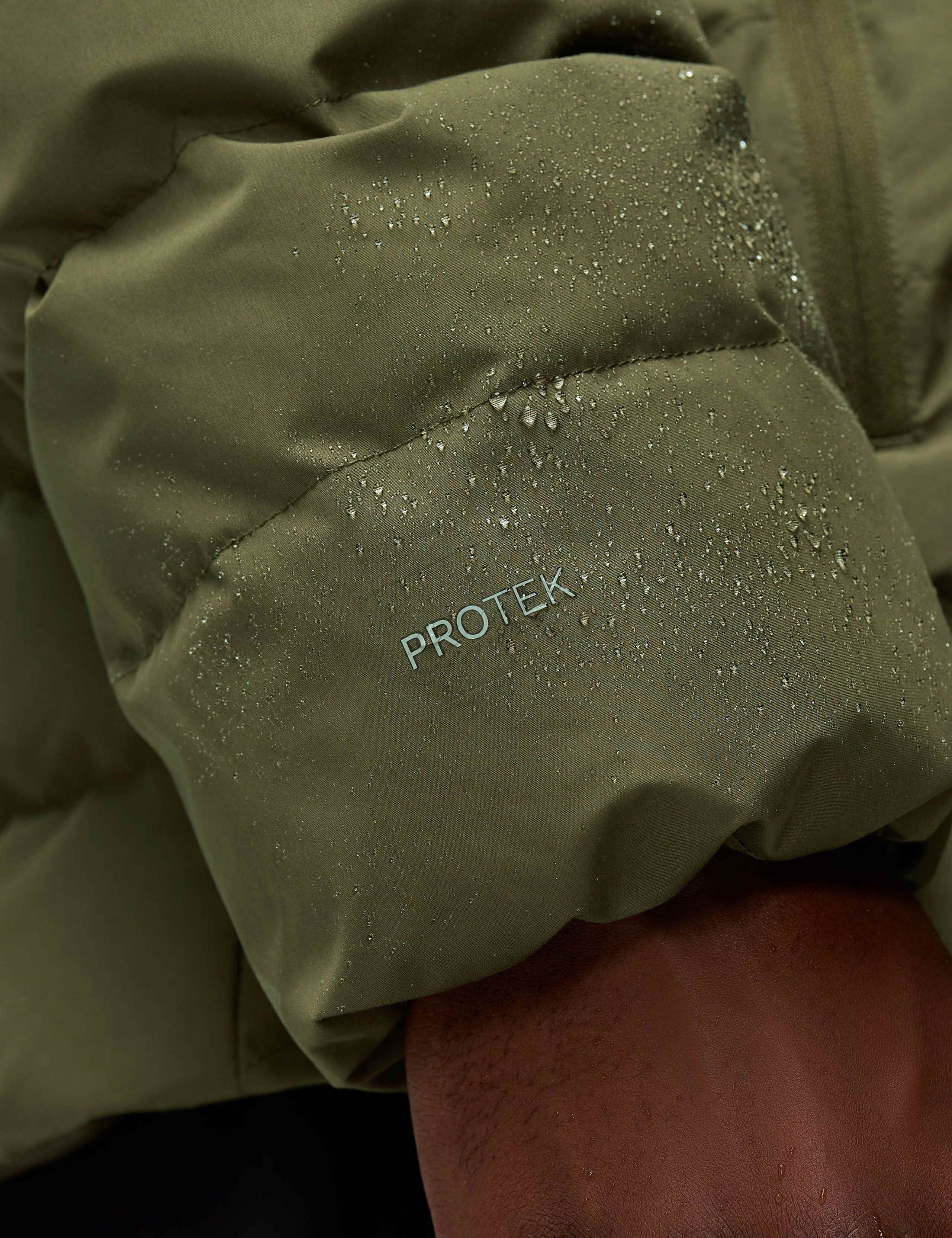 Lightweight Water Resistant Puffer Jacket 7 of 7