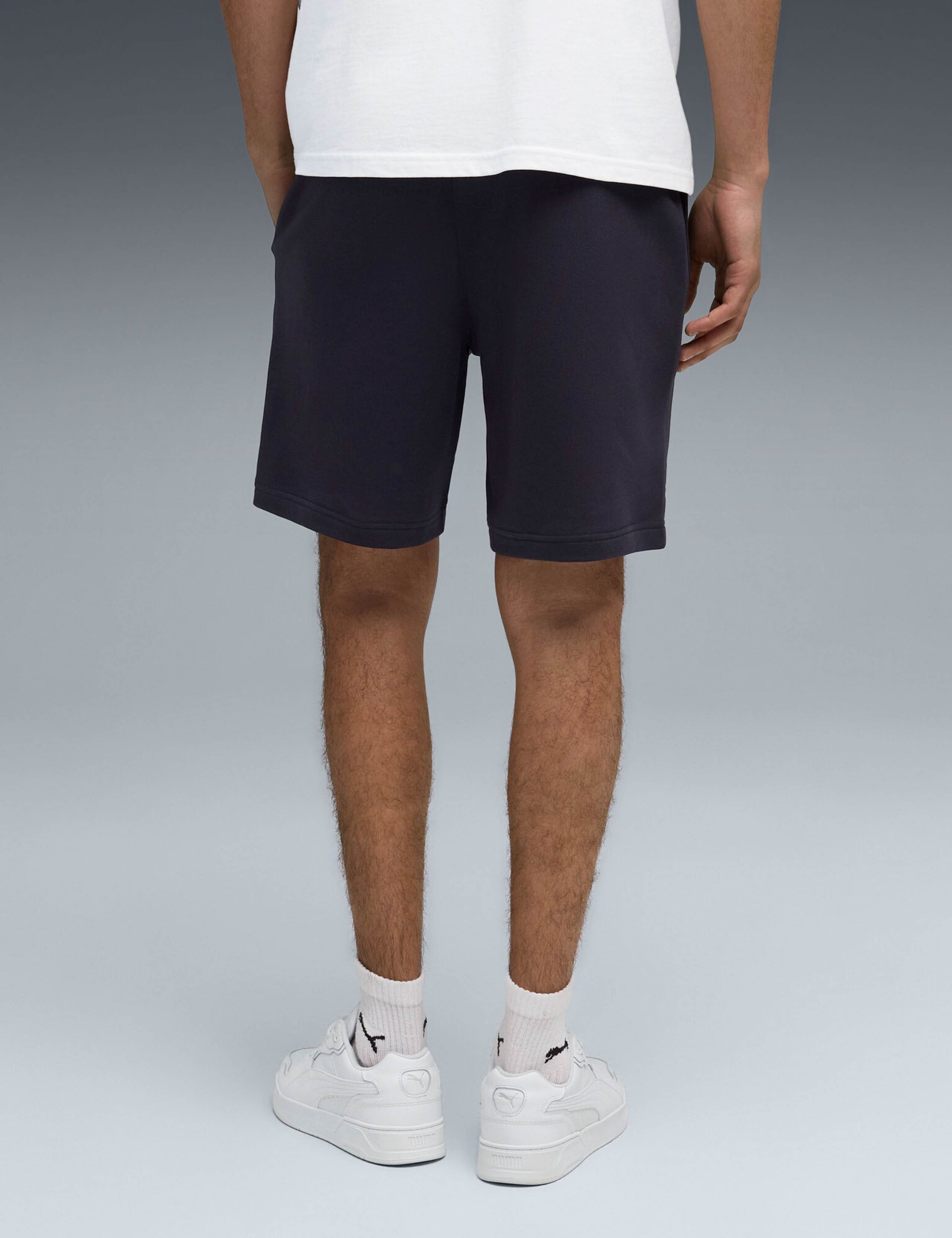 Class 8" Cotton Rich Pintuck Sport Shorts 3 of 4