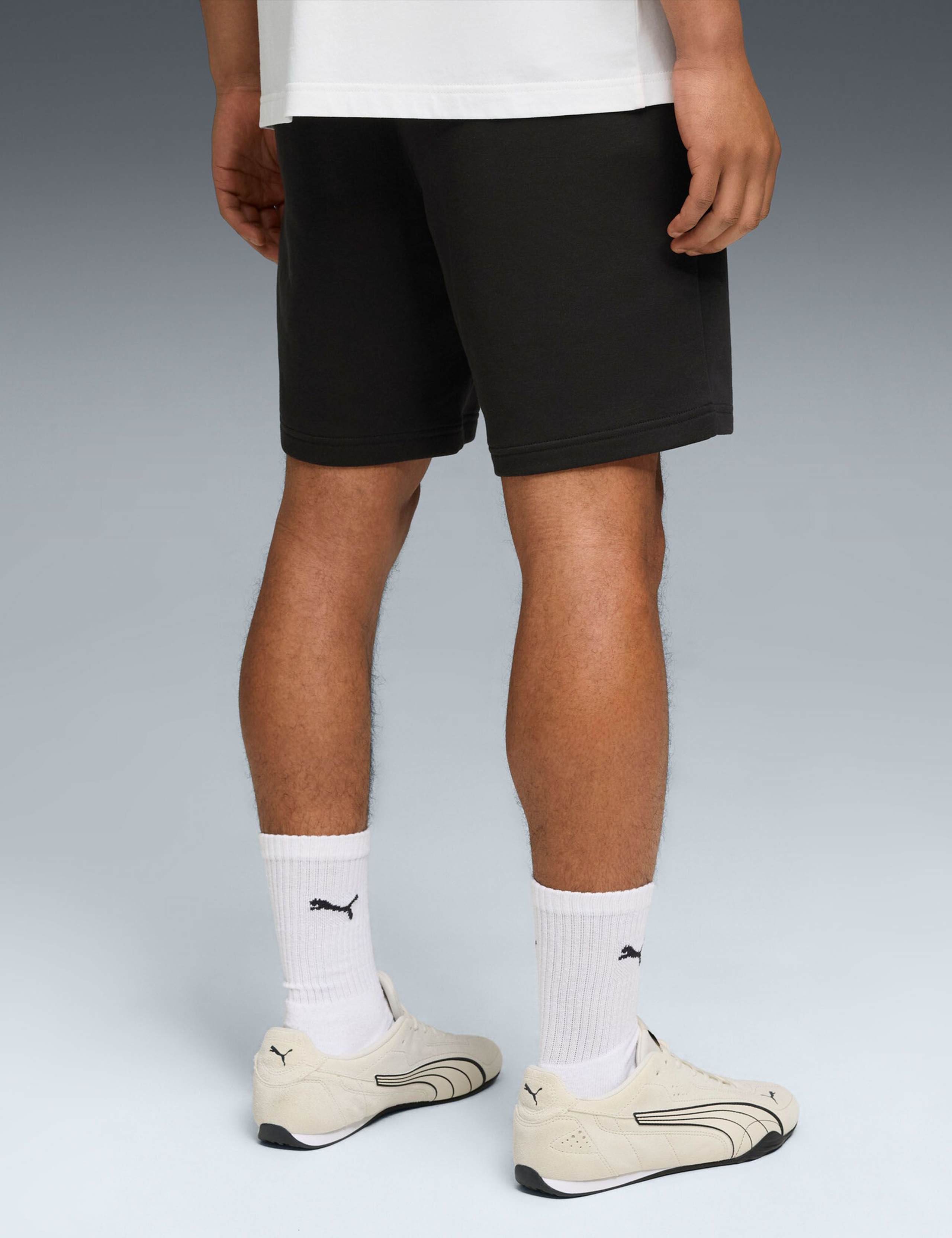 Cotton Rich Class 8" Pintuck Short 3 of 4